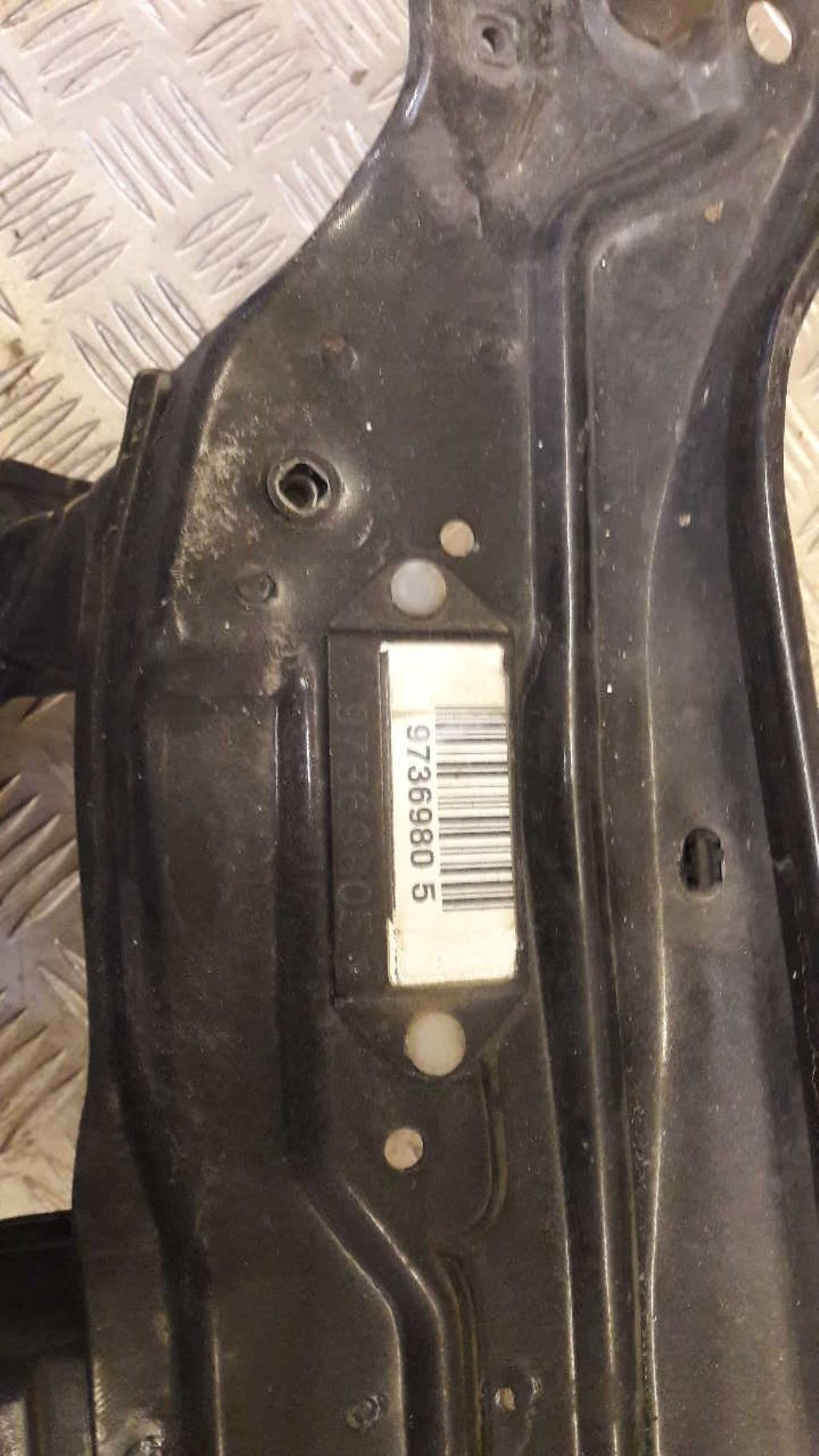 Face avant ALFA ROMEO GT COUPE Diesel - 1