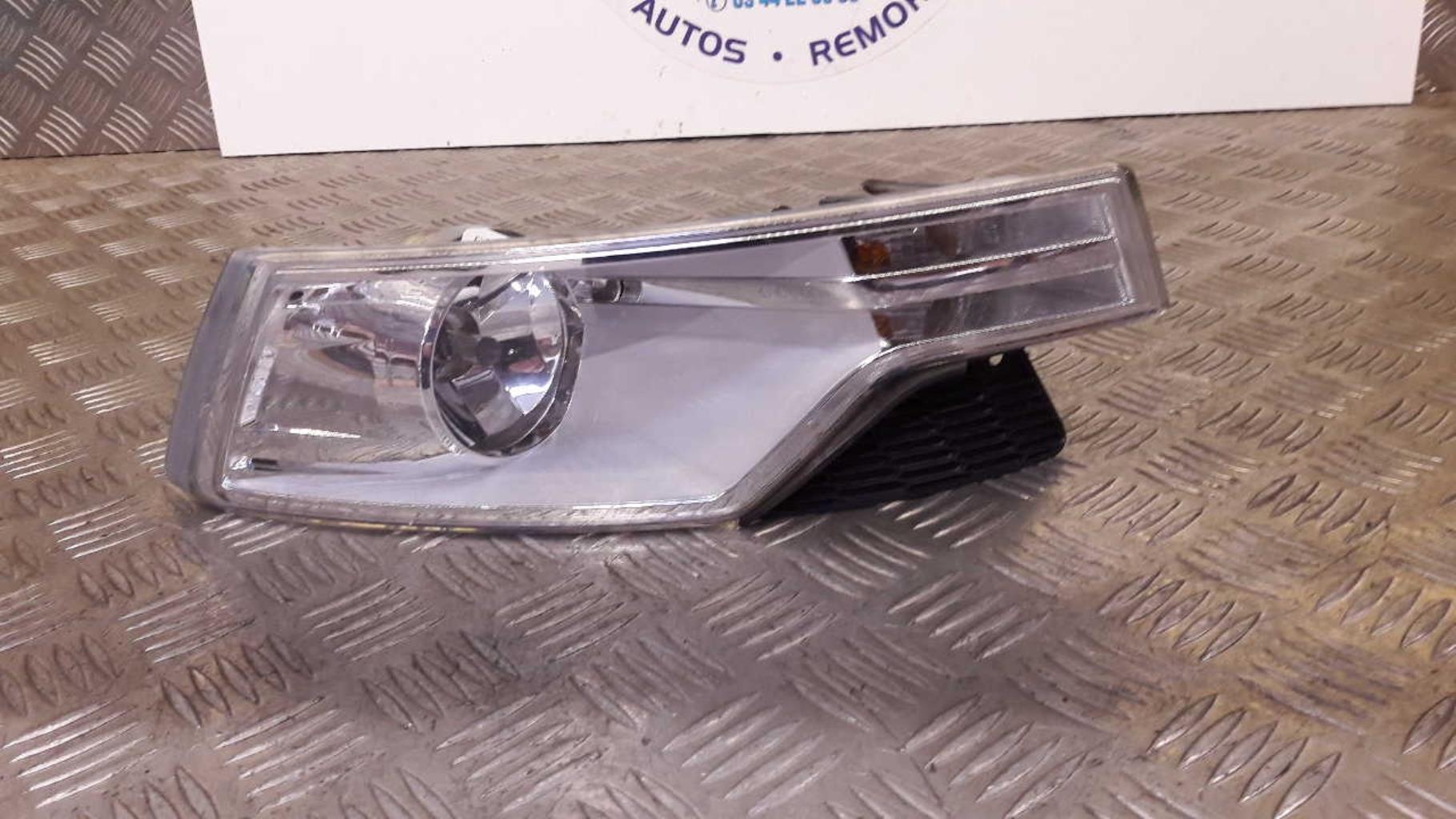Optique avant secondaire droit (feux)(clignotant) CITROEN C5 2 BREAK Diesel - 1