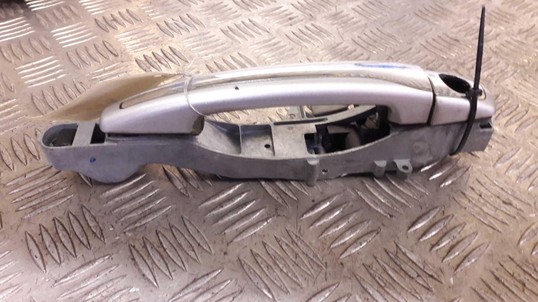 Poignee porte avant gauche CITROEN C5 2 BREAK Diesel - 1