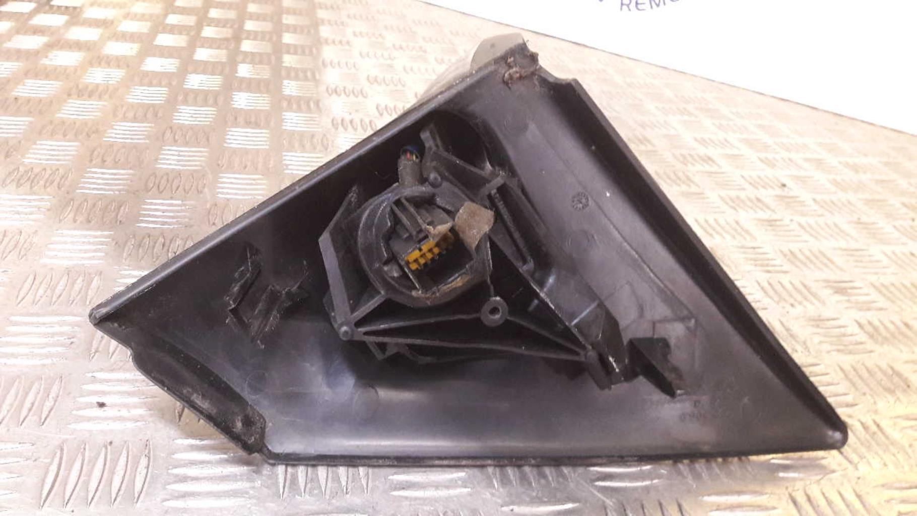Retroviseur gauche RENAULT MEGANE 2 PHASE 1 BREAK Diesel - 1