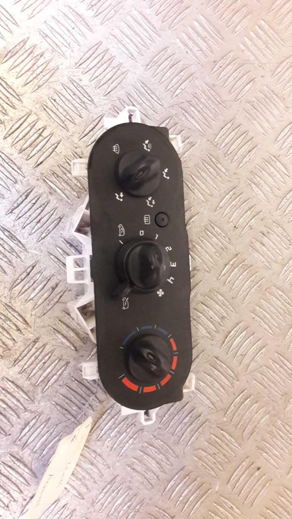 Commande chauffage RENAULT TWINGO 2 PHASE 1 Essence - 1