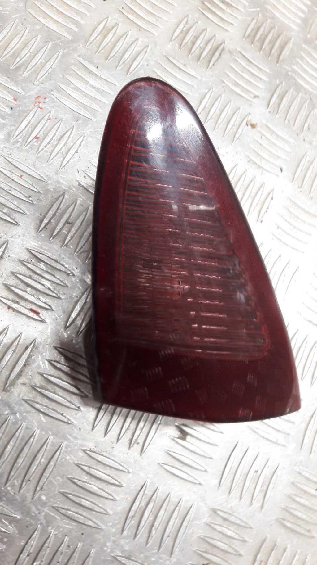 Feu arriere secondaire droit (feux) ALFA ROMEO 147 PHASE 1 Essence - 1