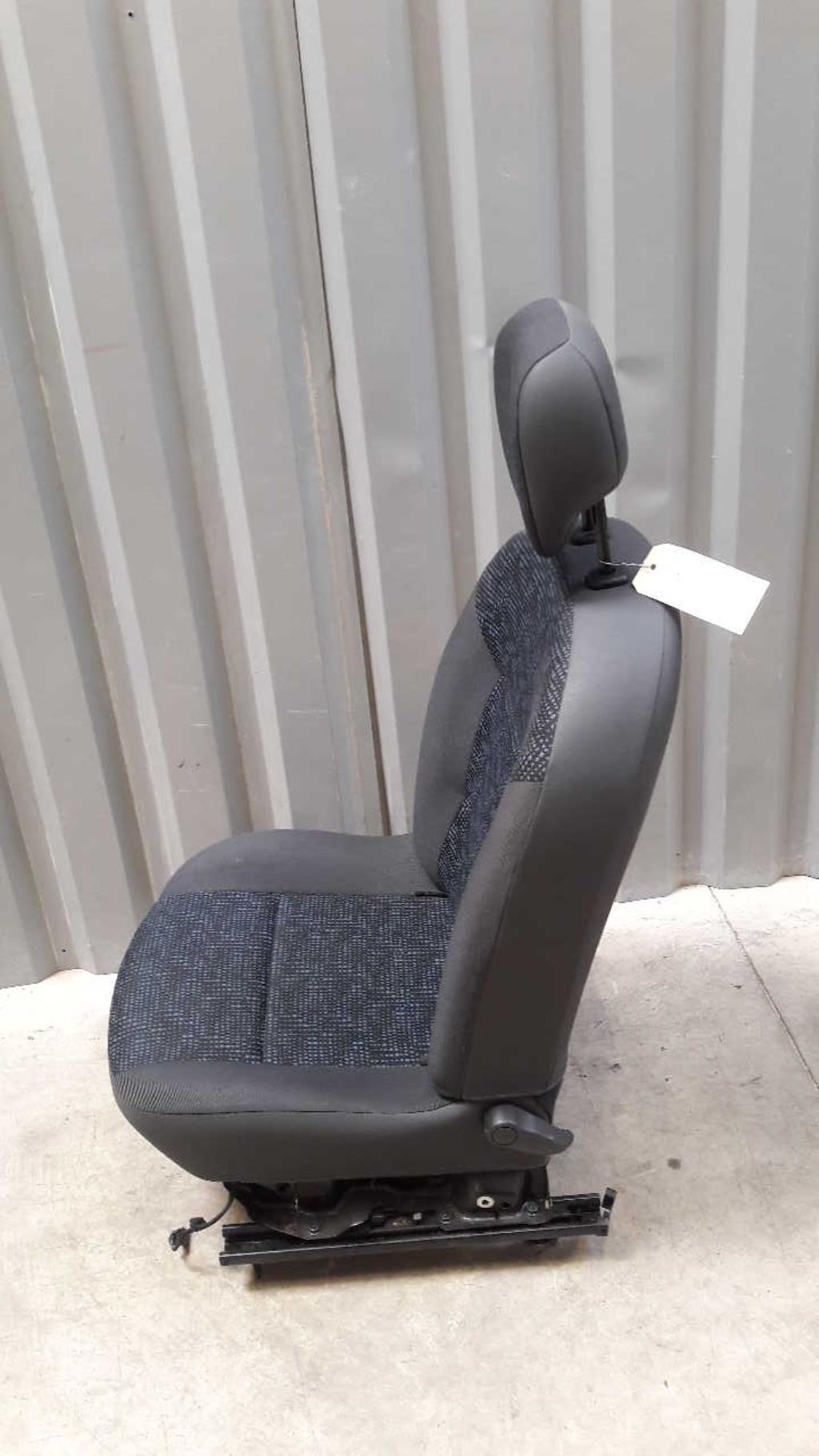 Siege avant droit RENAULT TWINGO 2 PHASE 1 Essence - 1