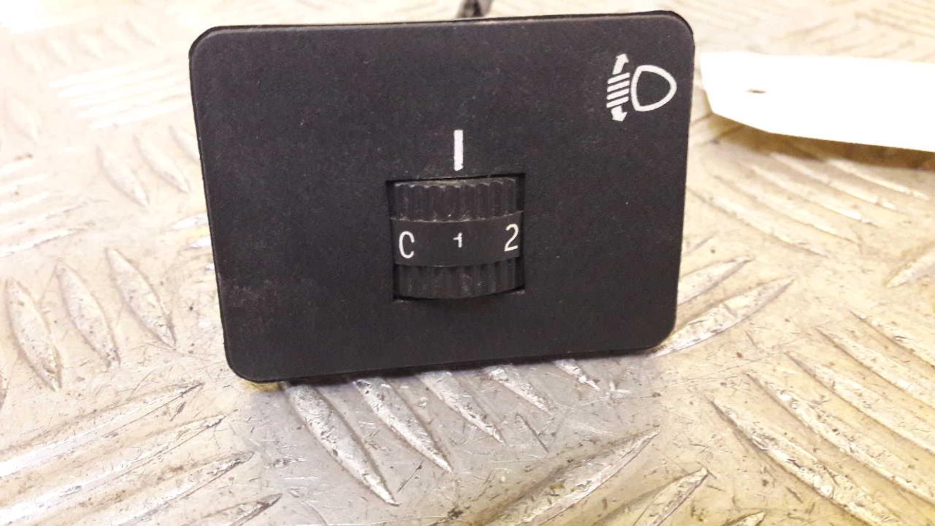 Commande de reglage hauteur de phare FIAT PANDA 1 PHASE 2 Essence - 1