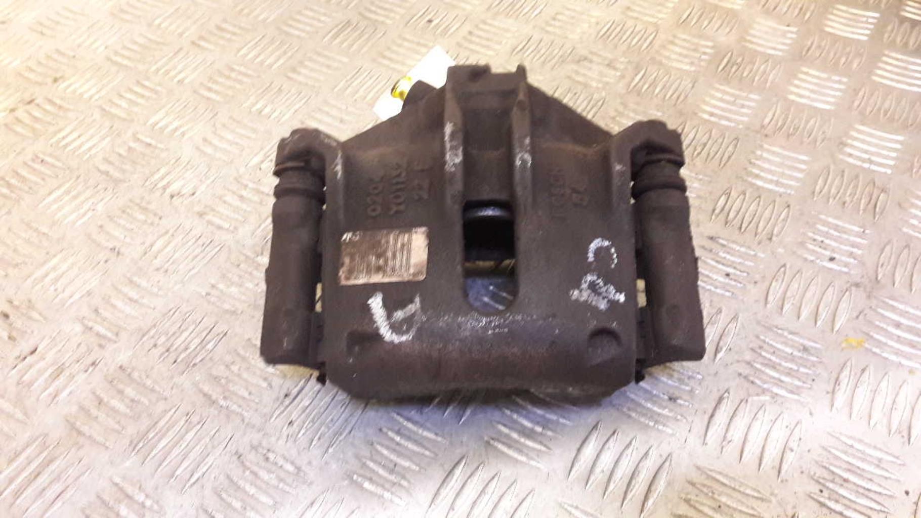 Etrier avant droit (freinage) CITROEN C4 1 PHASE 1 Essence - 1