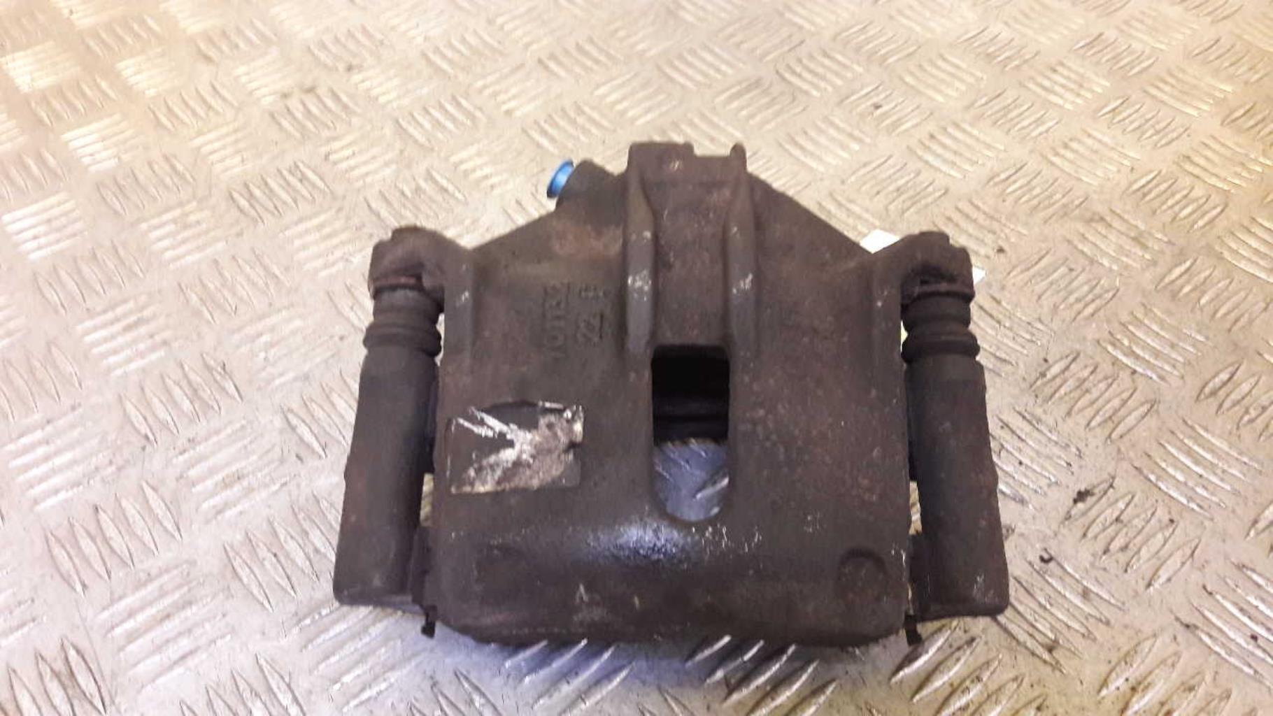 Etrier avant droit (freinage) CITROEN C4 1 PHASE 1 COUPE Diesel - 1
