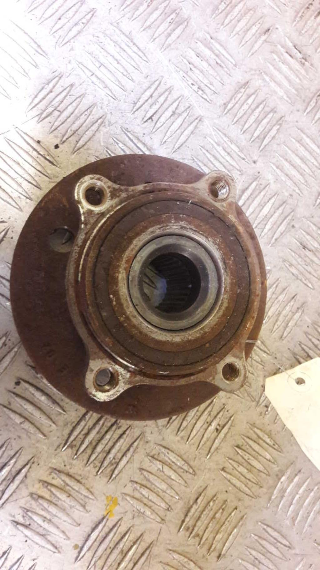 Moyeu avant gauche MINI MINI 2 R56 PHASE 1 Essence - 1