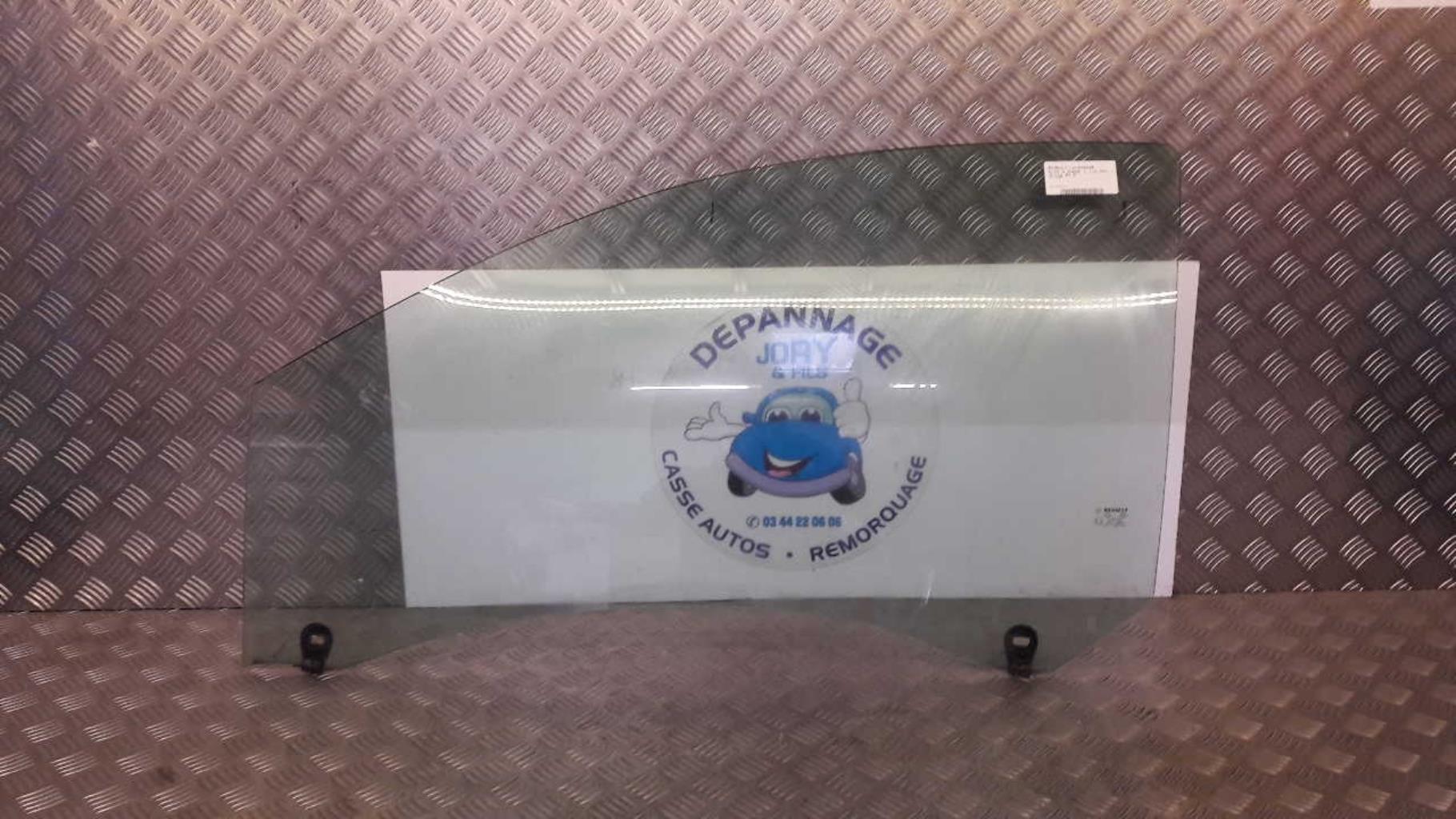 Vitre avant gauche RENAULT CLIO 3 PHASE 1 Diesel - 1