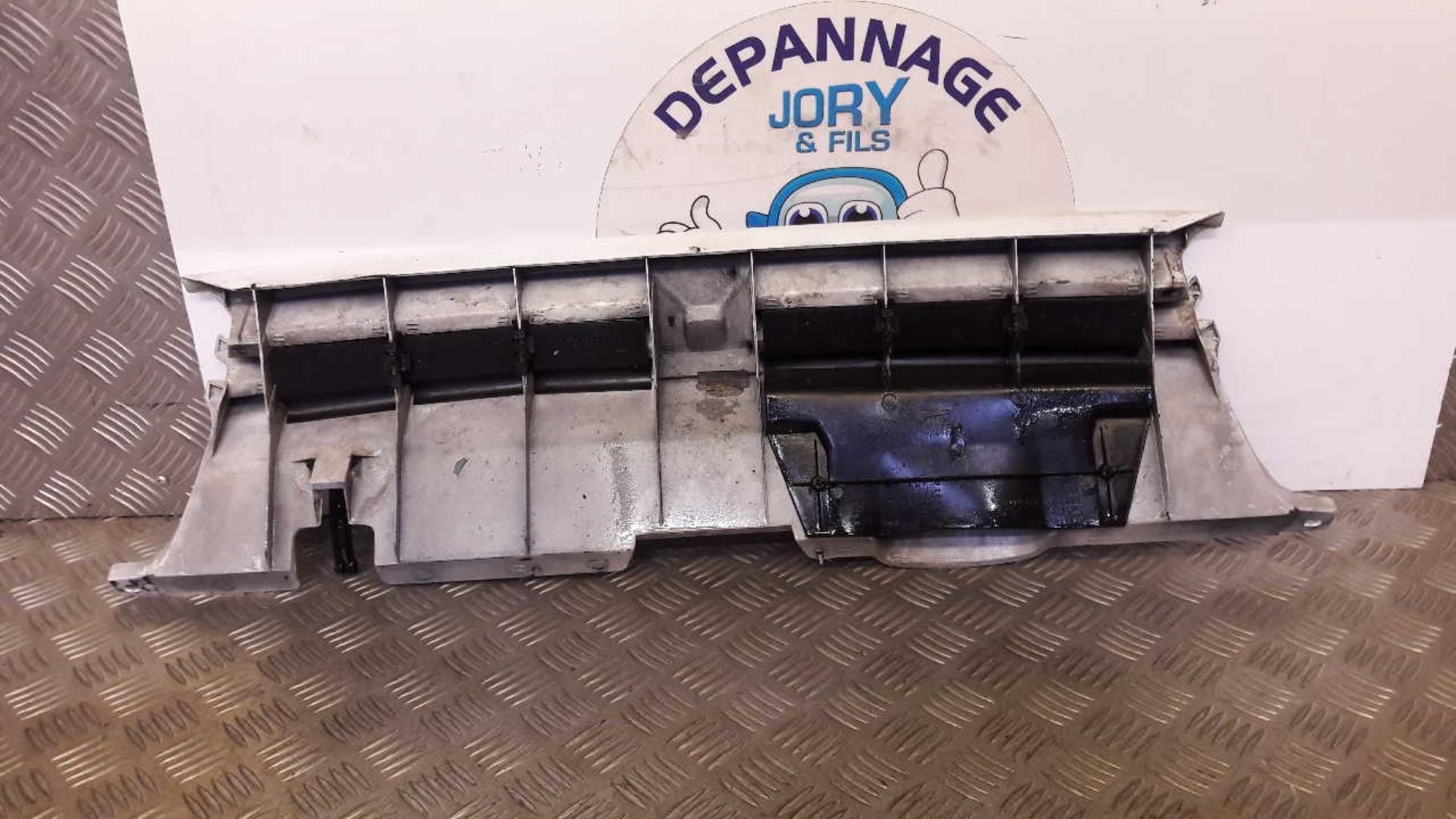 Calandre PEUGEOT 405 PHASE 2 BREAK Diesel - 1