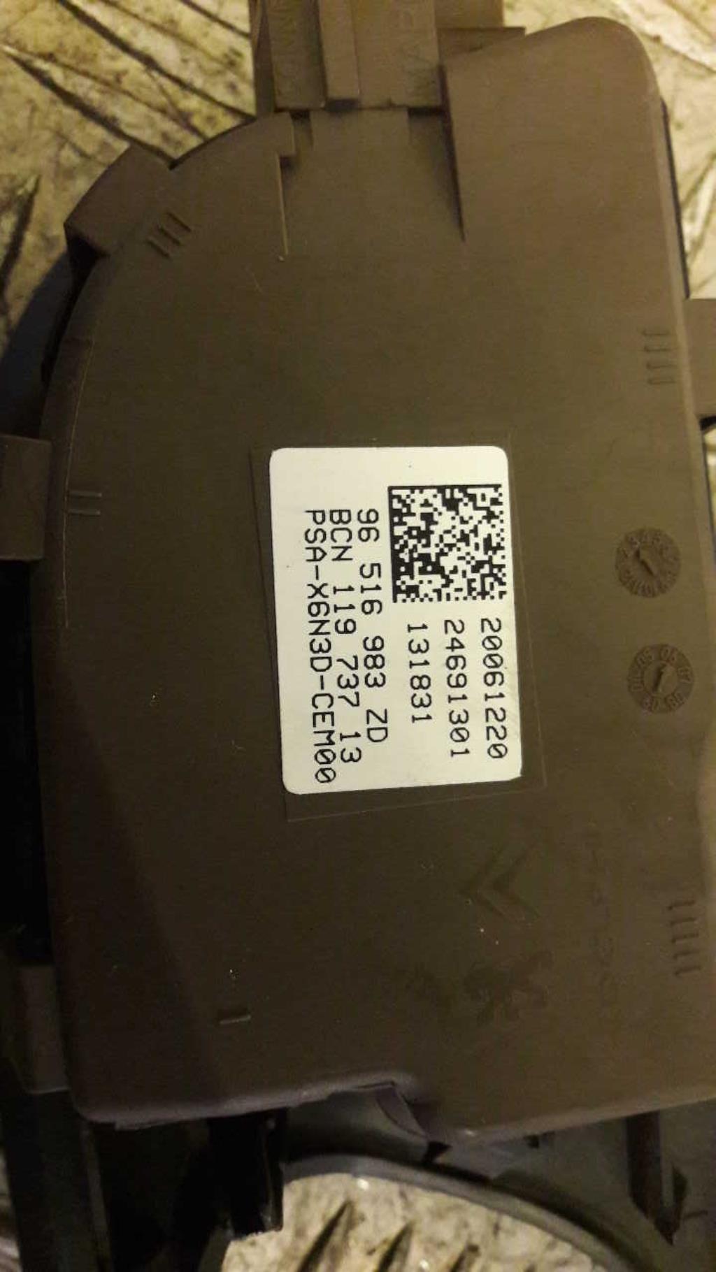 Commande de reglage de siege CITROEN C6 Diesel - 1