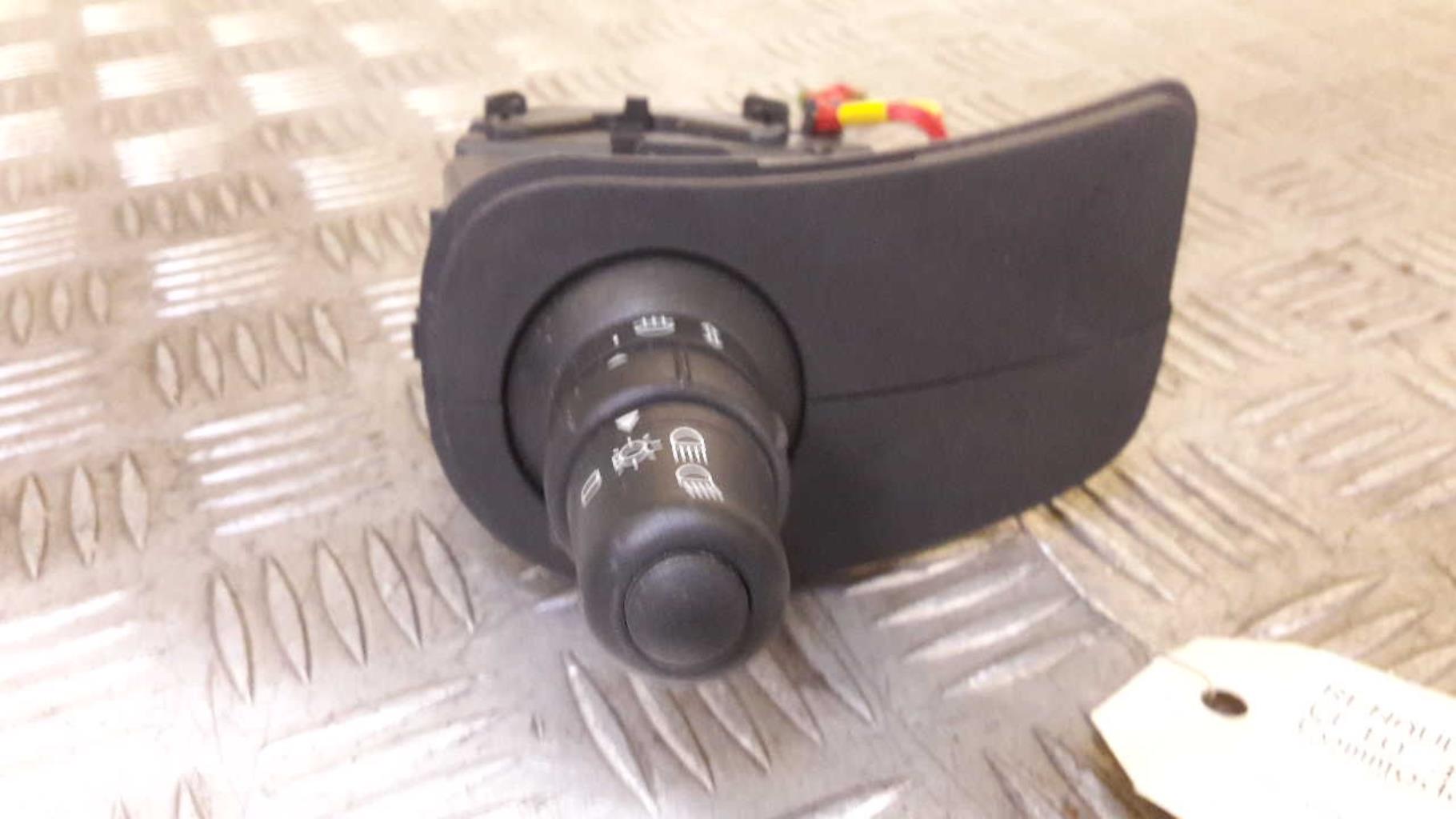 Commodo phare RENAULT CLIO 3 PHASE 2 Diesel - 1