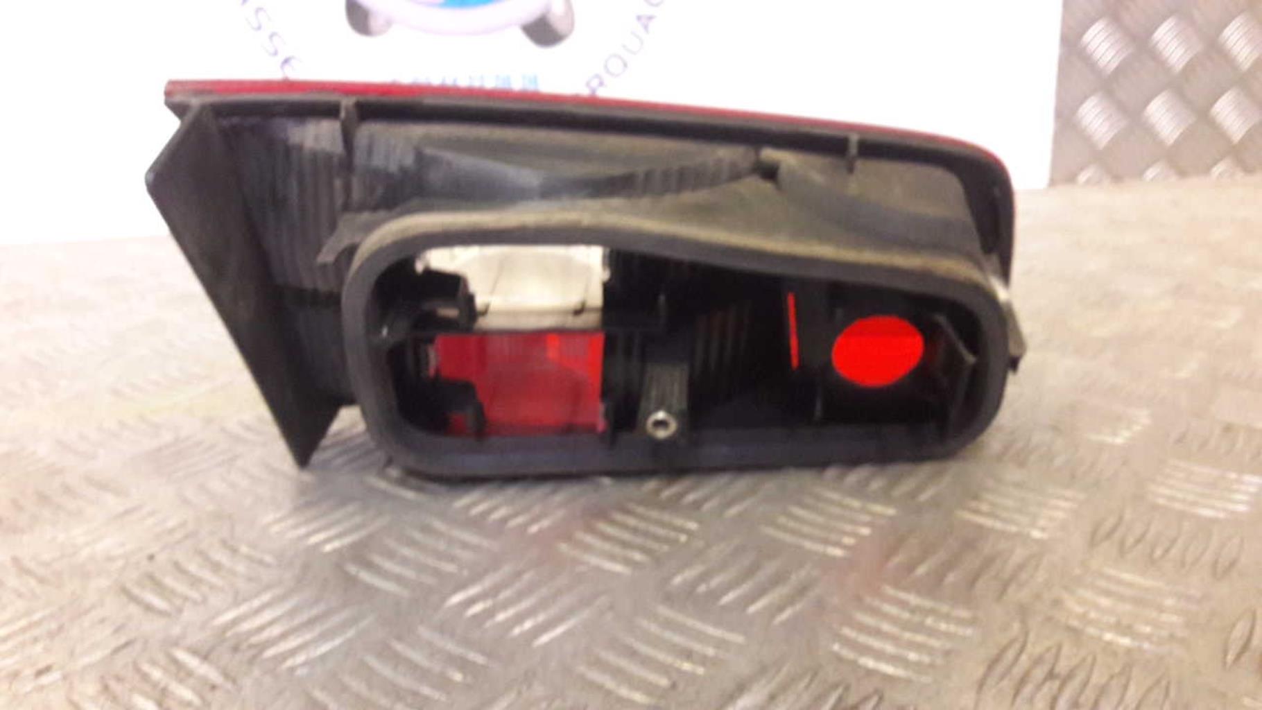 Feu arriere secondaire droit (feux) RENAULT LAGUNA 2 PHASE 1 Essence - 1