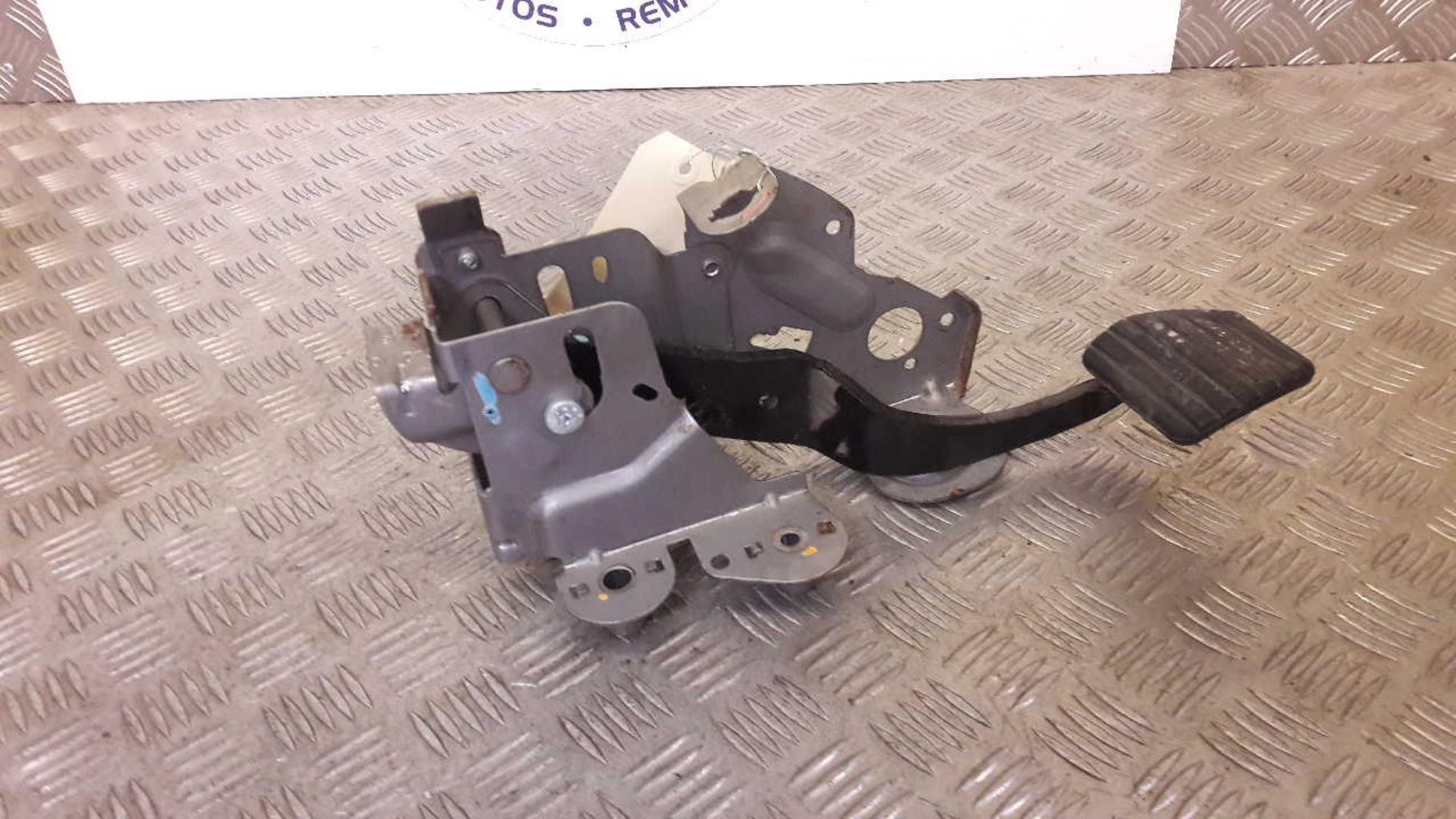 Pedale de frein RENAULT SCENIC 3 PHASE 1 Essence - 1