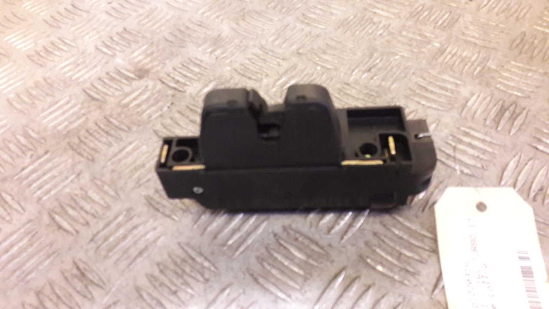 Serrure de coffre CITROEN C6 Diesel - 1