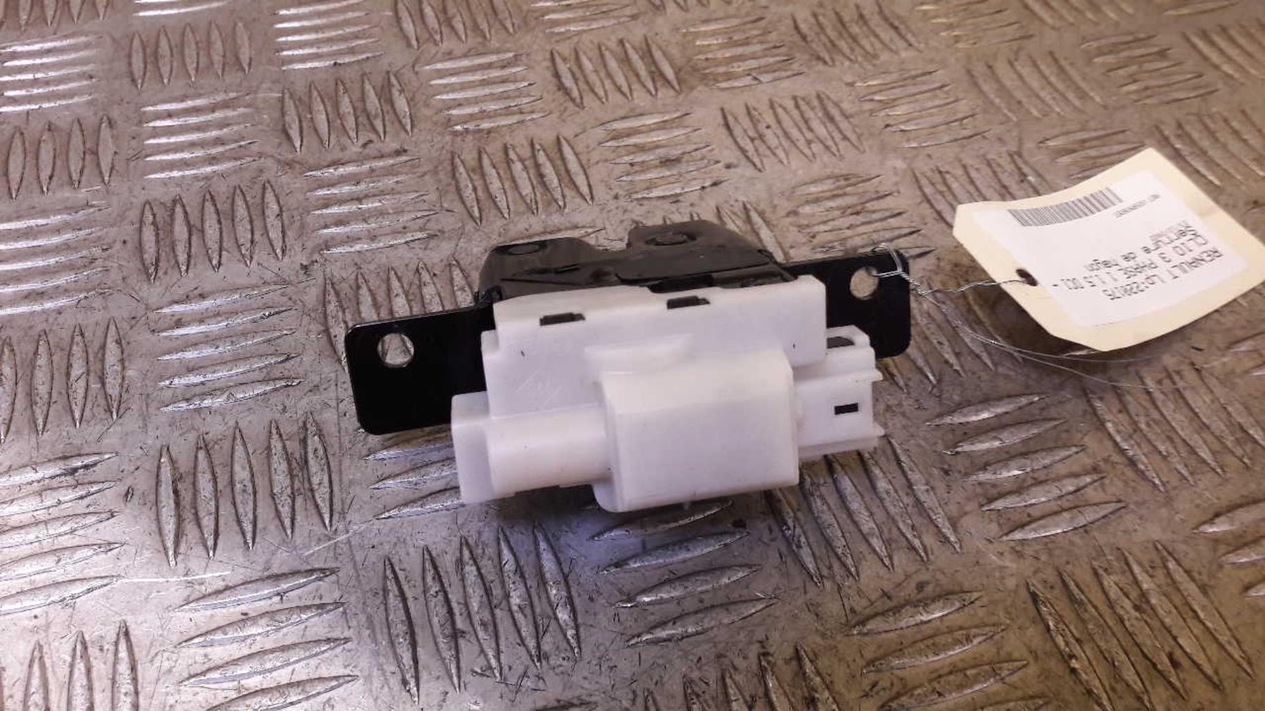 Serrure de hayon RENAULT CLIO 3 PHASE 1 Diesel - 1