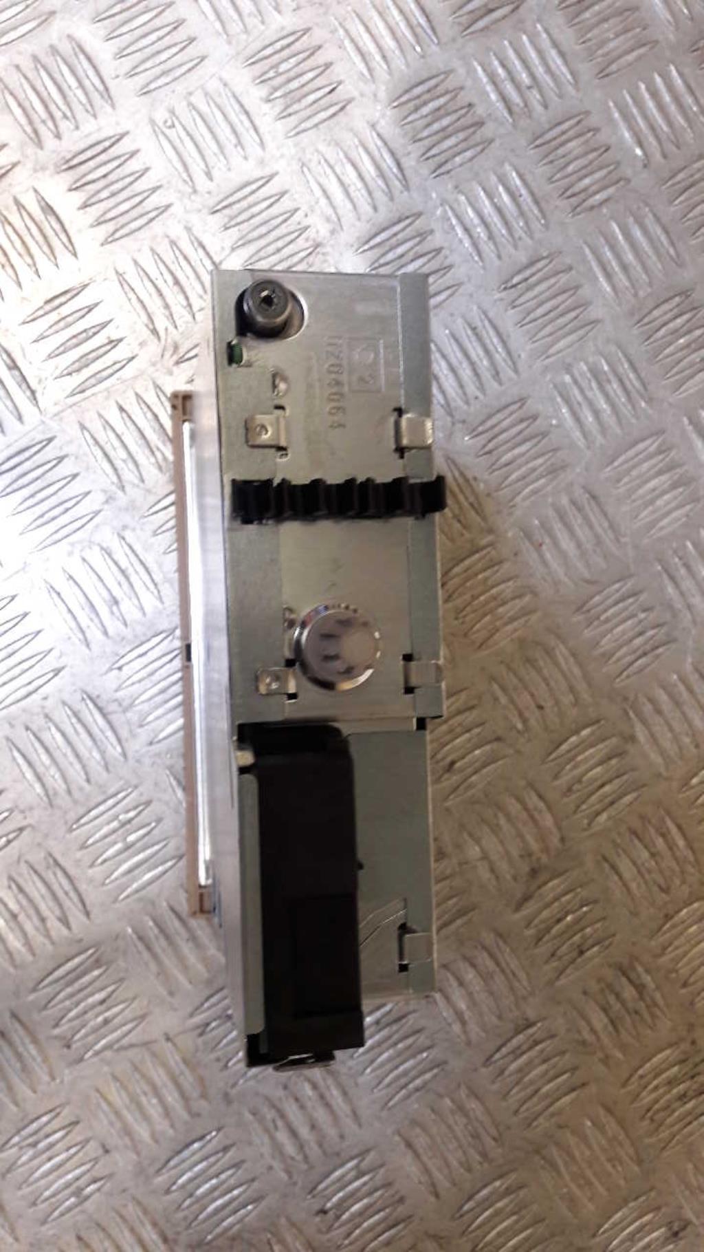 Autoradio d'origine RENAULT MODUS PHASE 1 Essence - 1