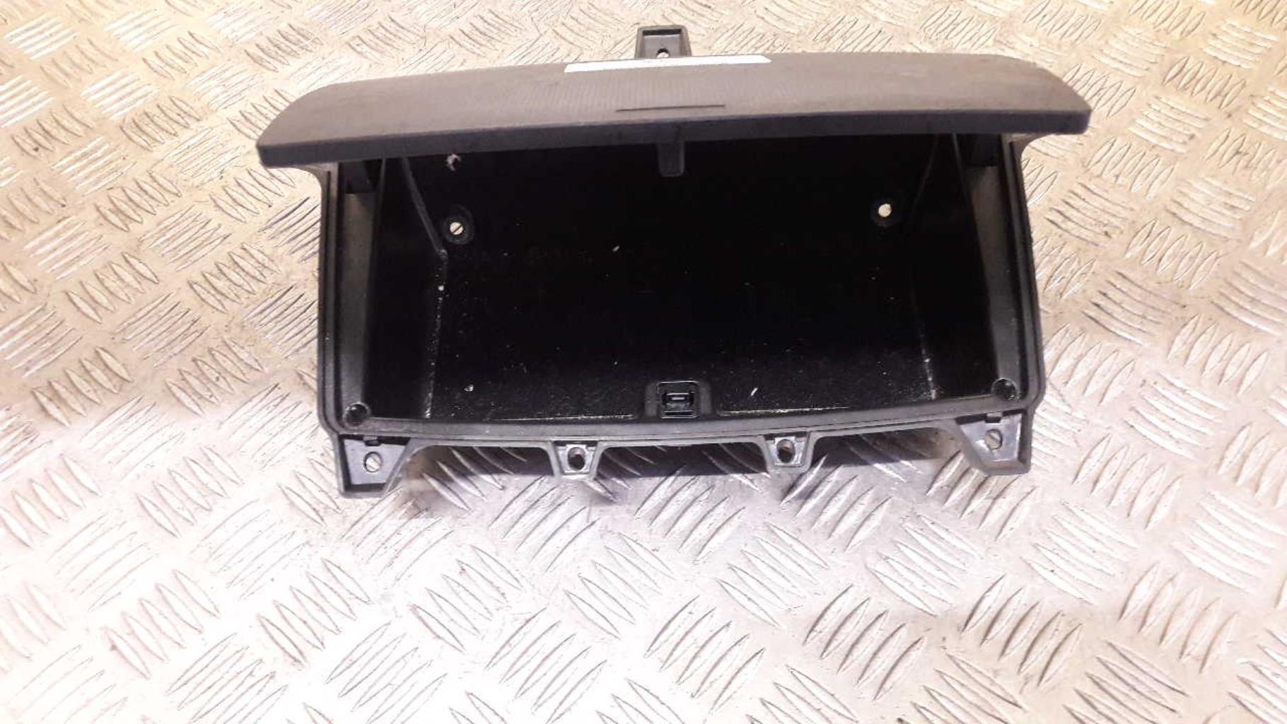 Boite a gants PEUGEOT 4007 Diesel - 1