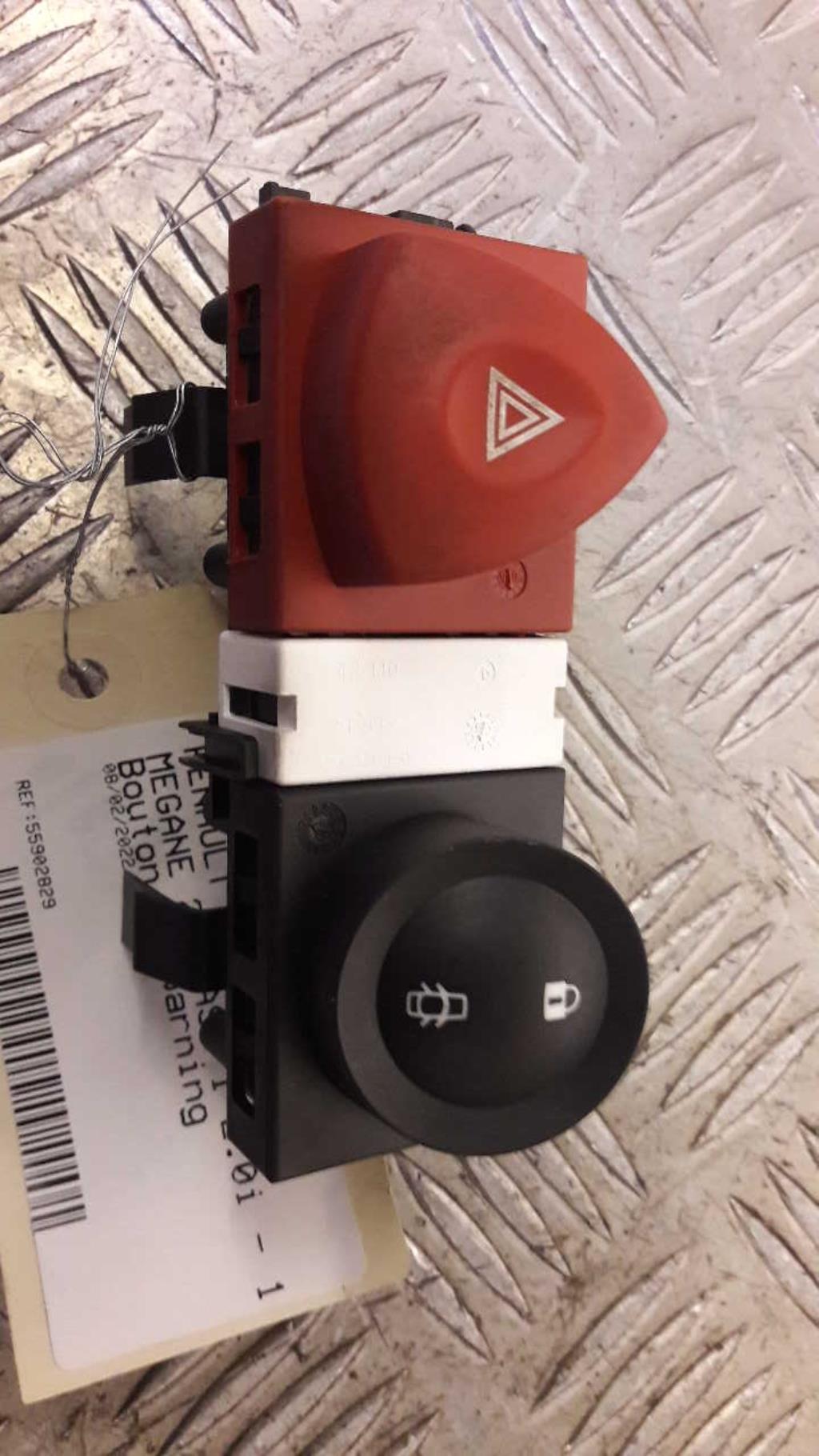 Bouton de warning RENAULT MEGANE 2 PHASE 1 Essence - 1