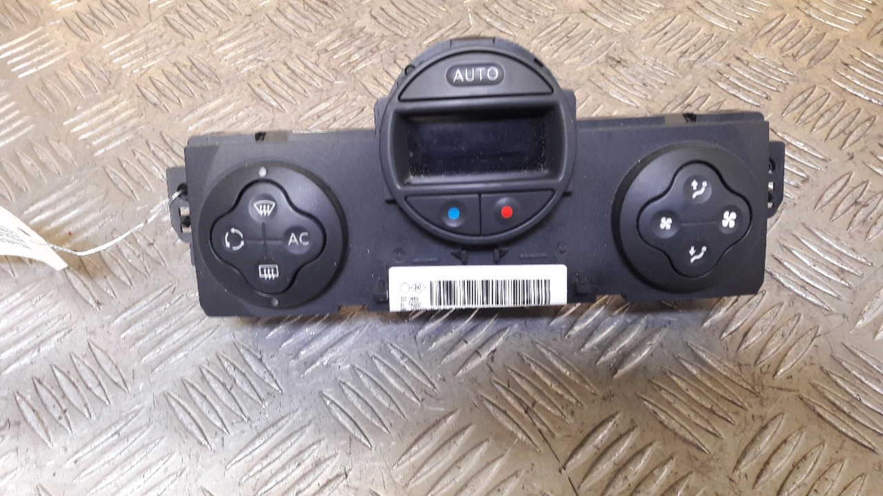 Commande chauffage RENAULT MODUS PHASE 1 Essence - 1