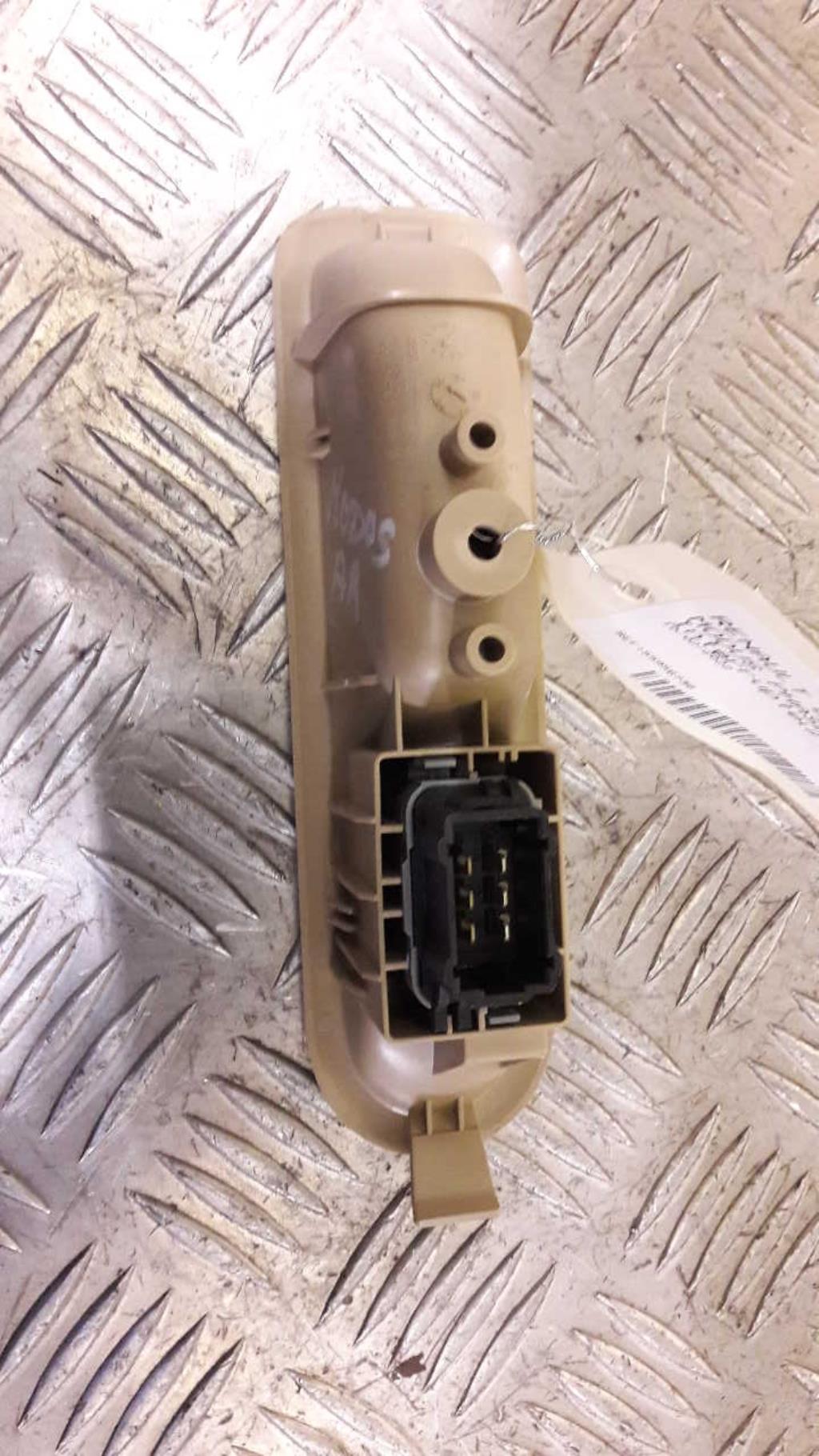 Interrupteur de leve vitre arriere gauche RENAULT MODUS PHASE 1 Essence - 1