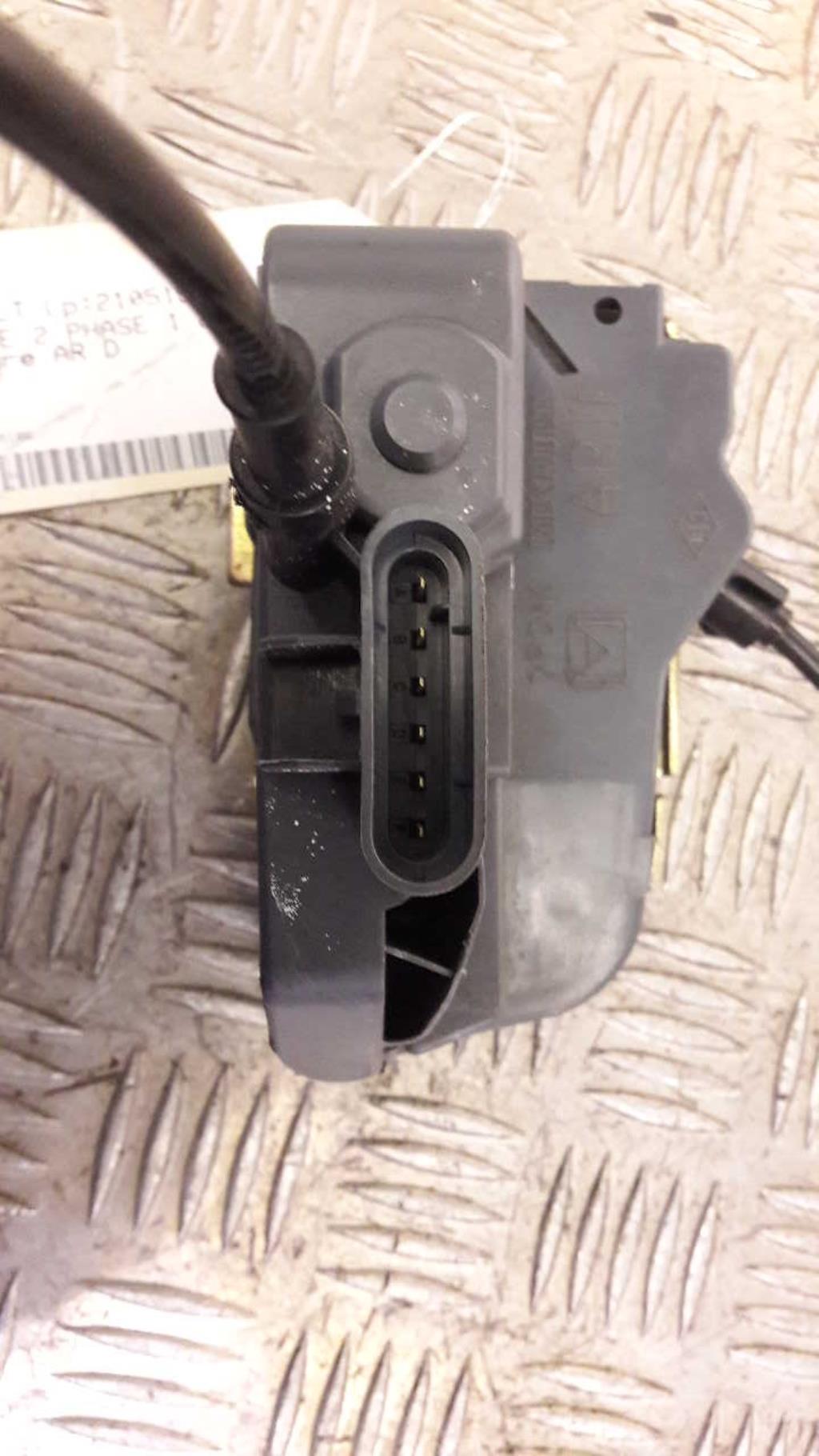 Serrure arriere droit RENAULT MEGANE 2 PHASE 1 Essence - 1