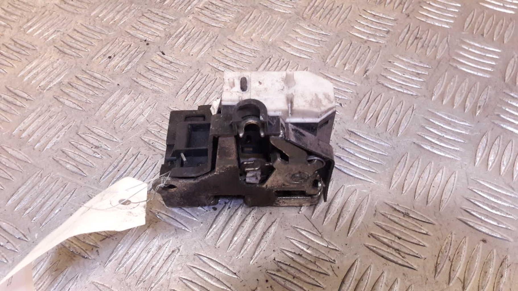 Serrure avant droit RENAULT CLIO 2 PHASE 2 Diesel - 1