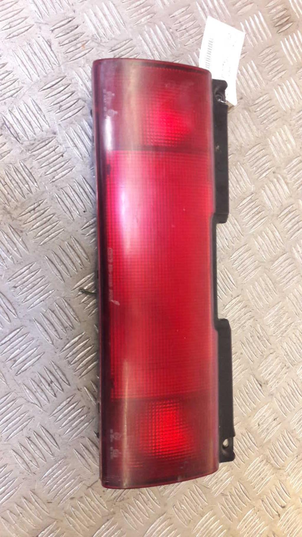 Anti brouillard arriere SUZUKI SWIFT 2 PHASE 1 Essence - 1