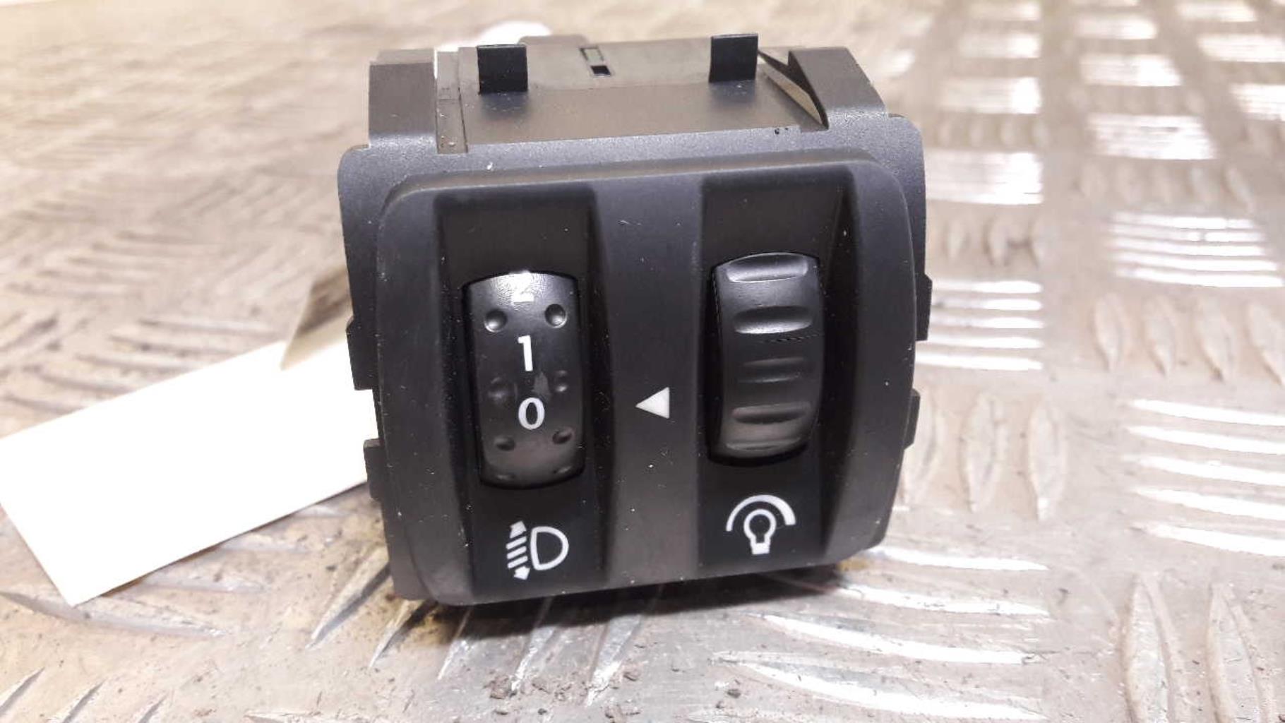 Commande de reglage hauteur de phare RENAULT TWINGO 2 PHASE 1 Essence - 1