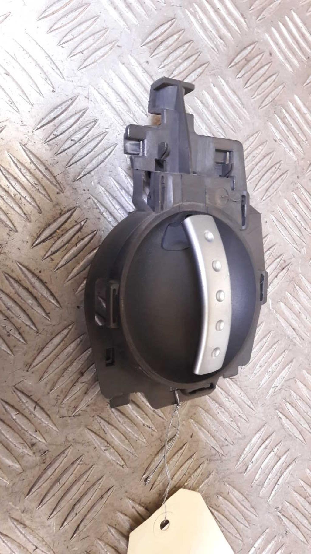 Poignee interieur avant gauche CITROEN C2 PHASE 1 Essence - 1