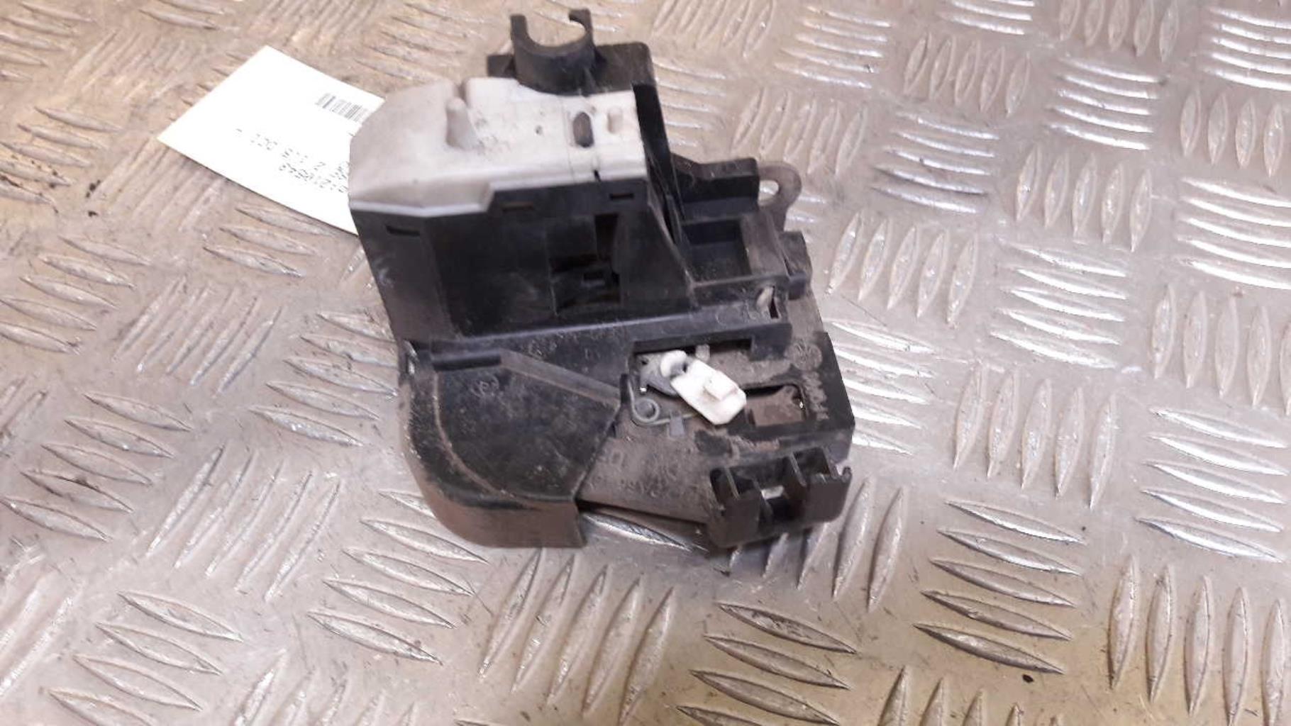 Serrure avant droit RENAULT CLIO 2 PHASE 2 Diesel - 1