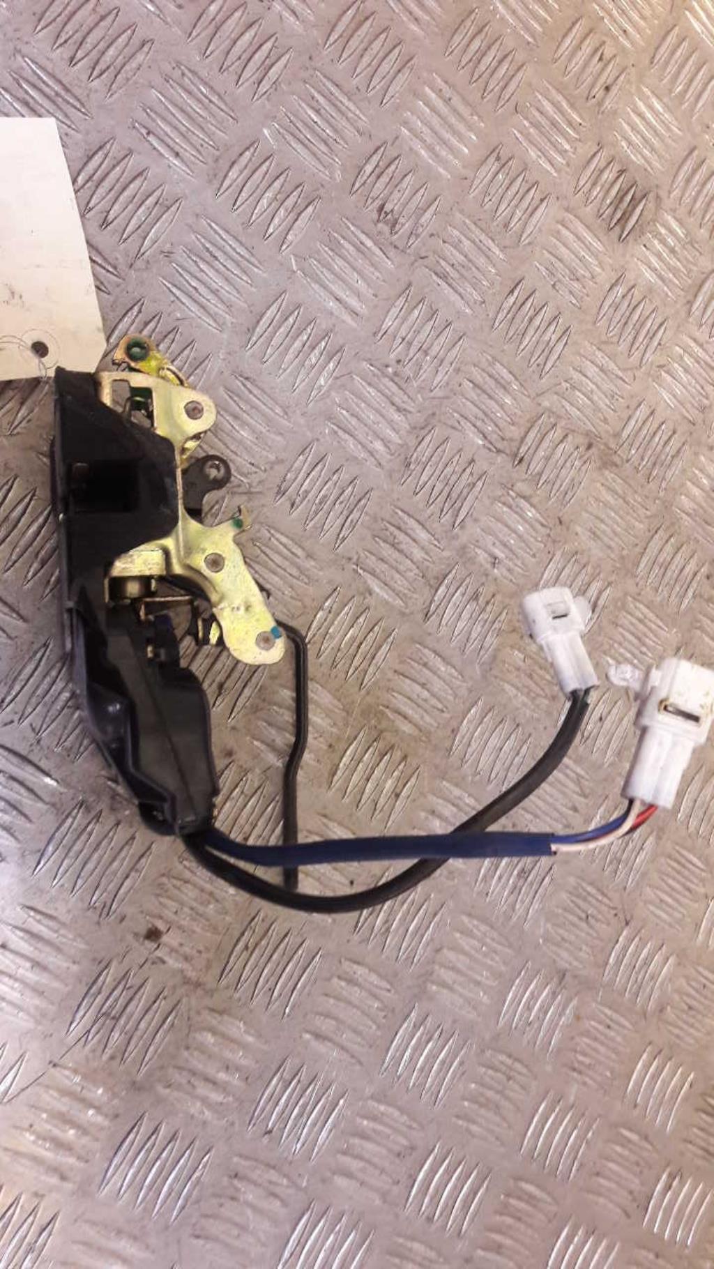 Serrure avant gauche SUZUKI SWIFT 2 PHASE 1 Essence - 1