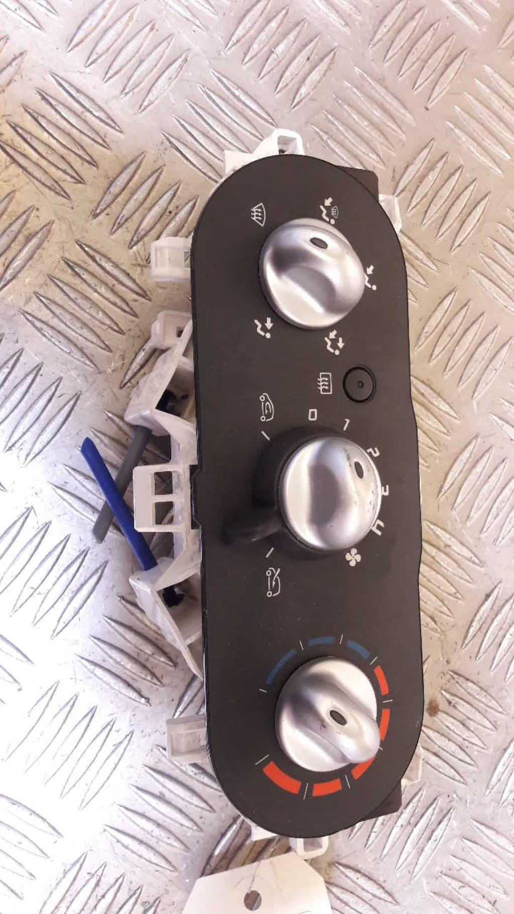 Commande chauffage RENAULT TWINGO 2 PHASE 1 Essence - 1