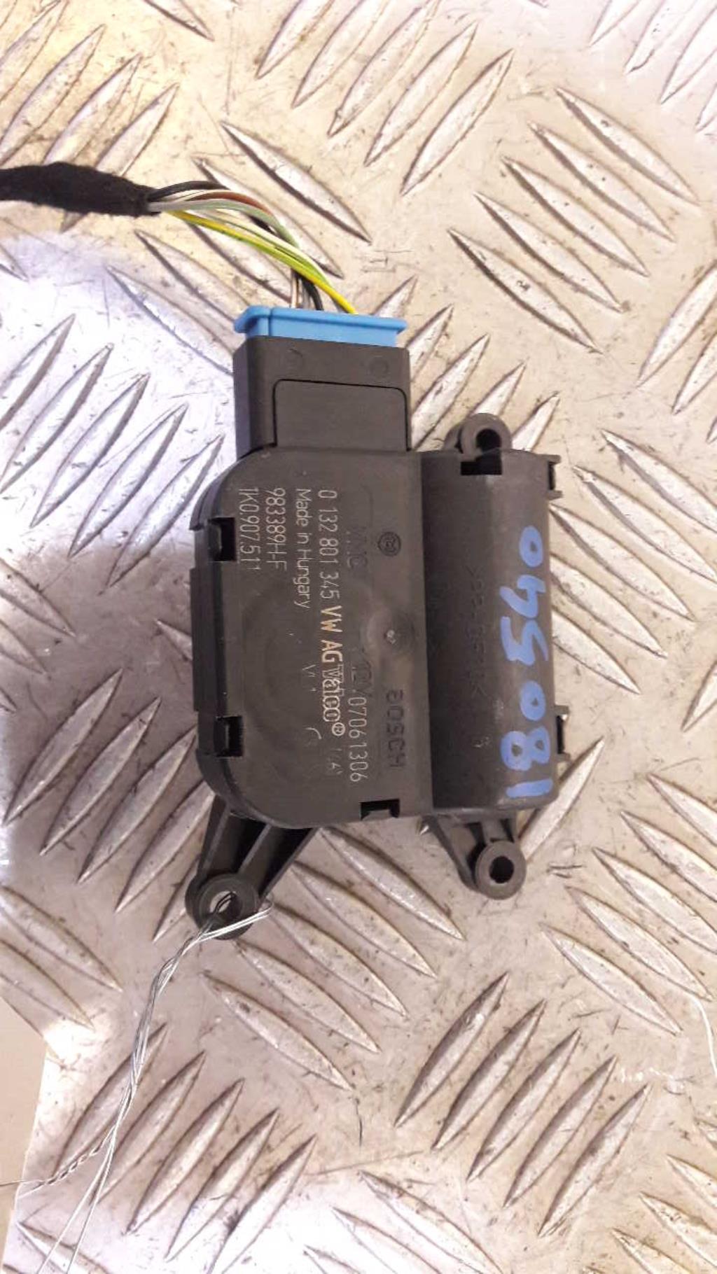 Commande chauffage VOLKSWAGEN JETTA 4 Essence/Hybride - 1
