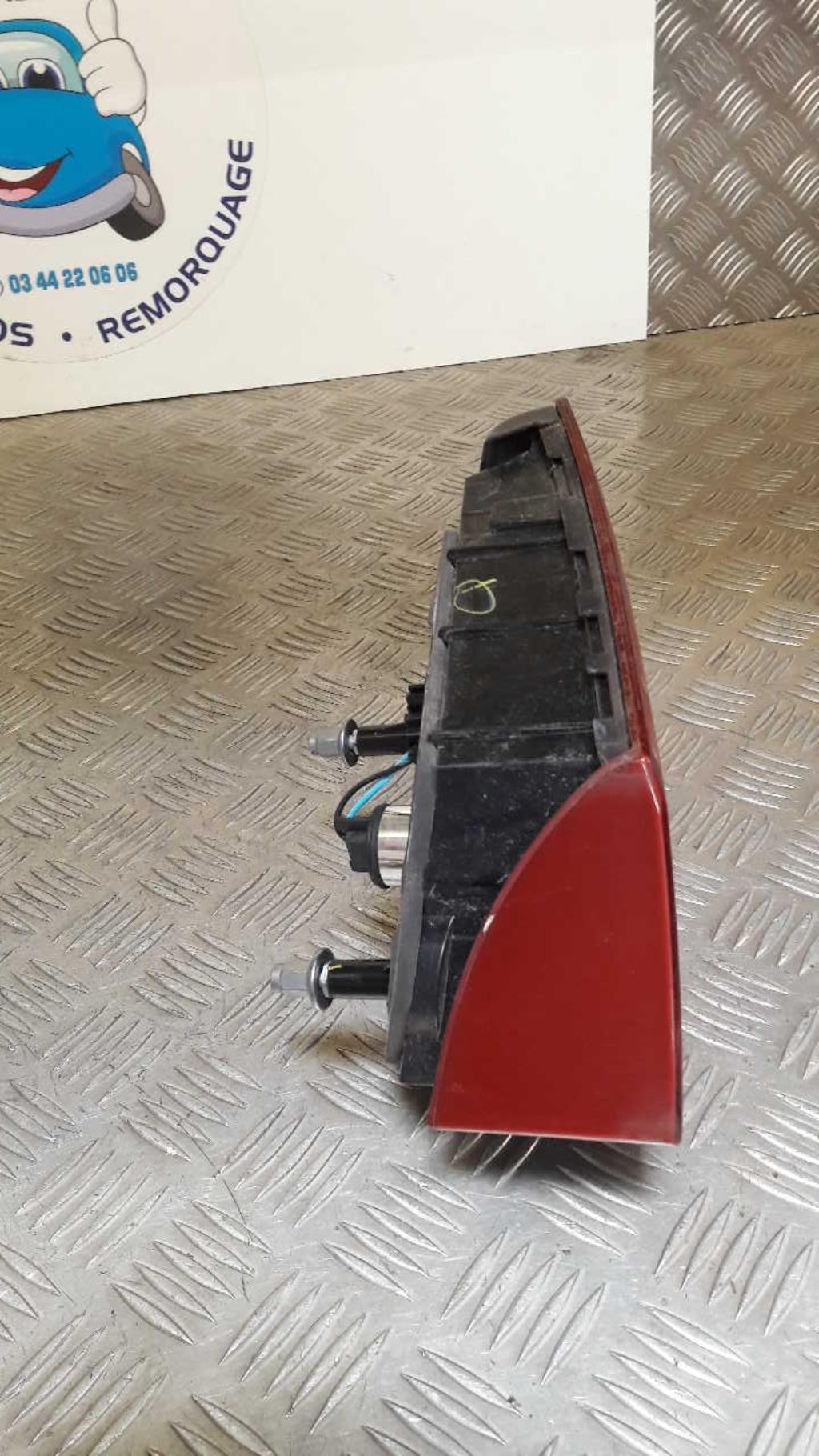 Feu arriere secondaire gauche (feux) VOLKSWAGEN JETTA 4 Essence/Hybride - 1