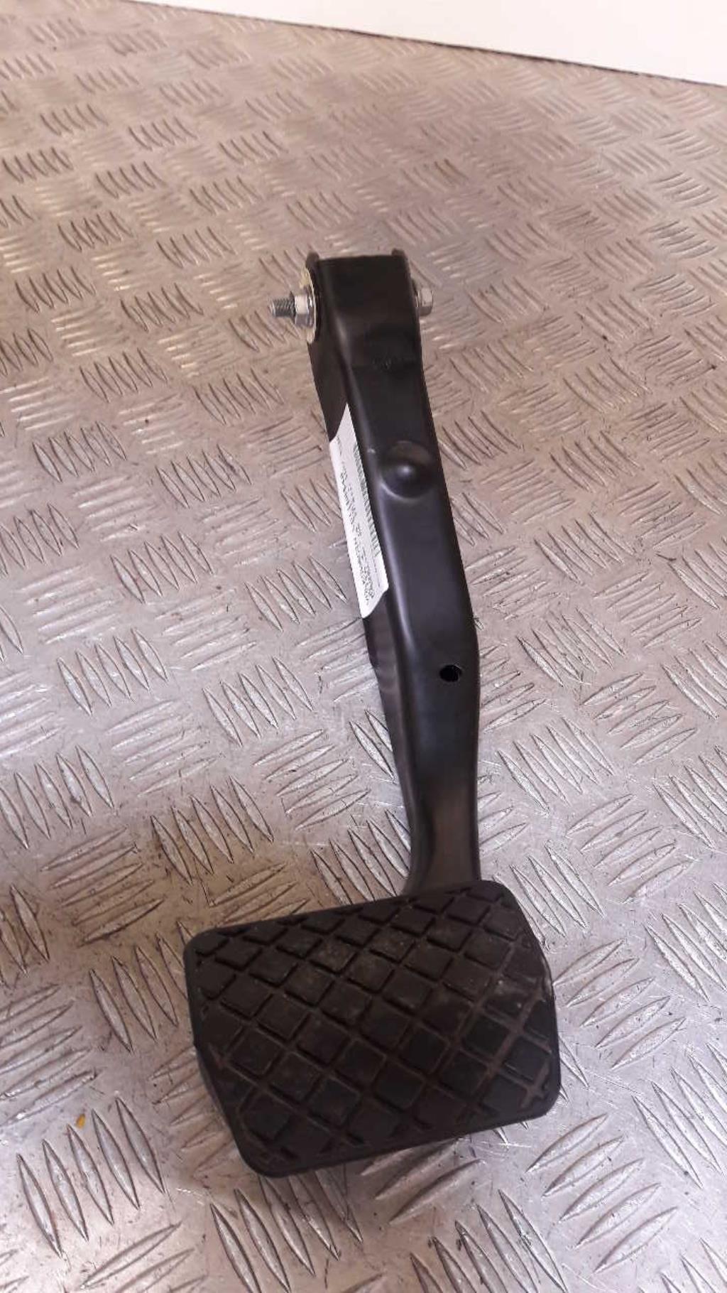Pedale de frein VOLKSWAGEN JETTA 4 Essence/Hybride - 1