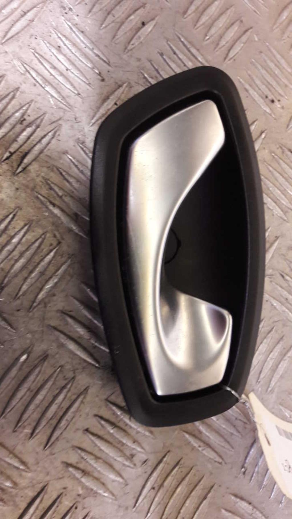 Poignee interieur avant droit RENAULT MEGANE 3 PHASE 1 Diesel - 1