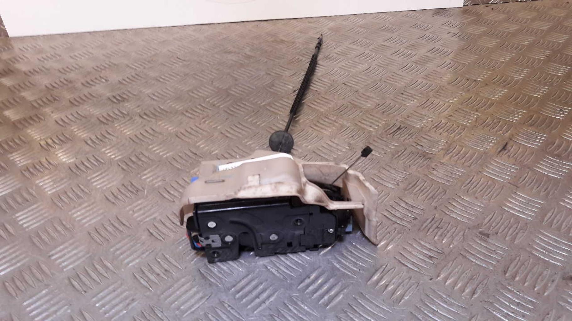 Serrure avant gauche VOLKSWAGEN GOLF 5 Diesel - 1