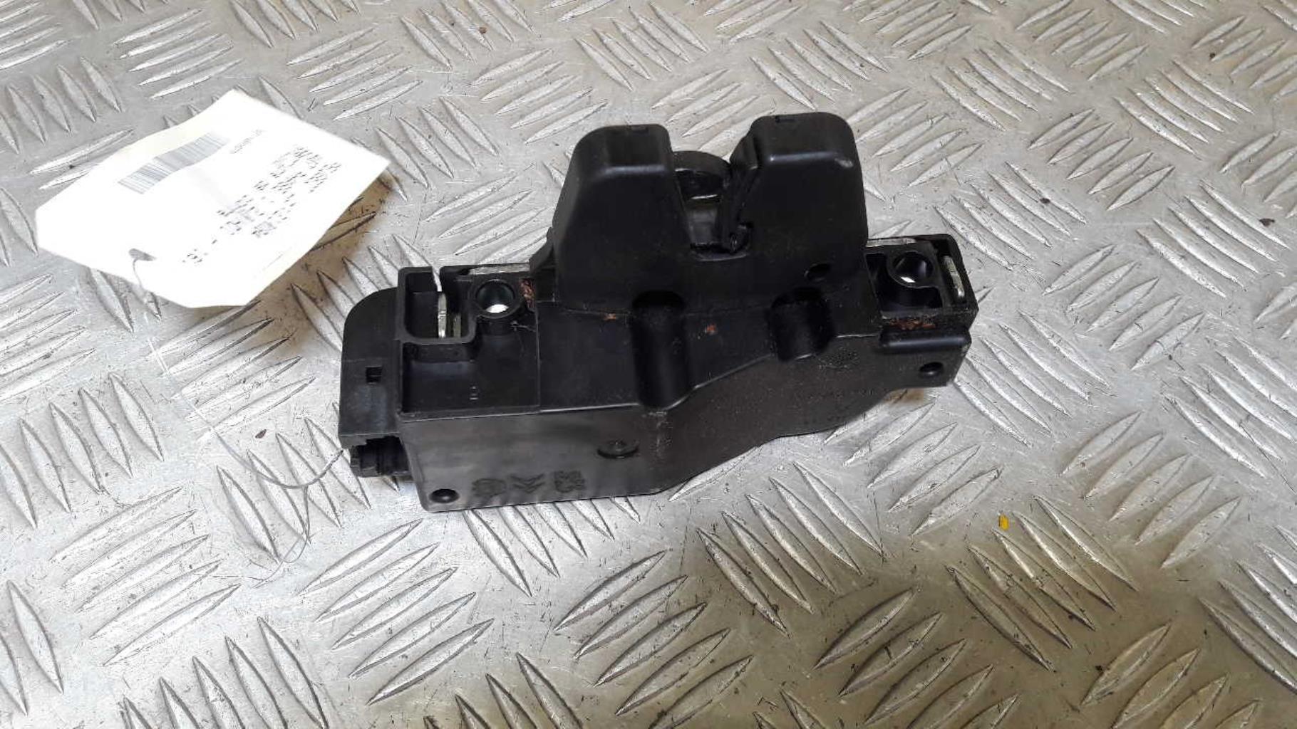 Serrure de coffre PEUGEOT 407 PHASE 1 Diesel - 1