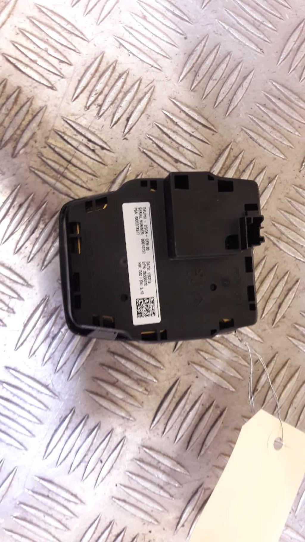 Commande autoradio PEUGEOT 508 1 SW PHASE 1 BREAK Diesel - 1