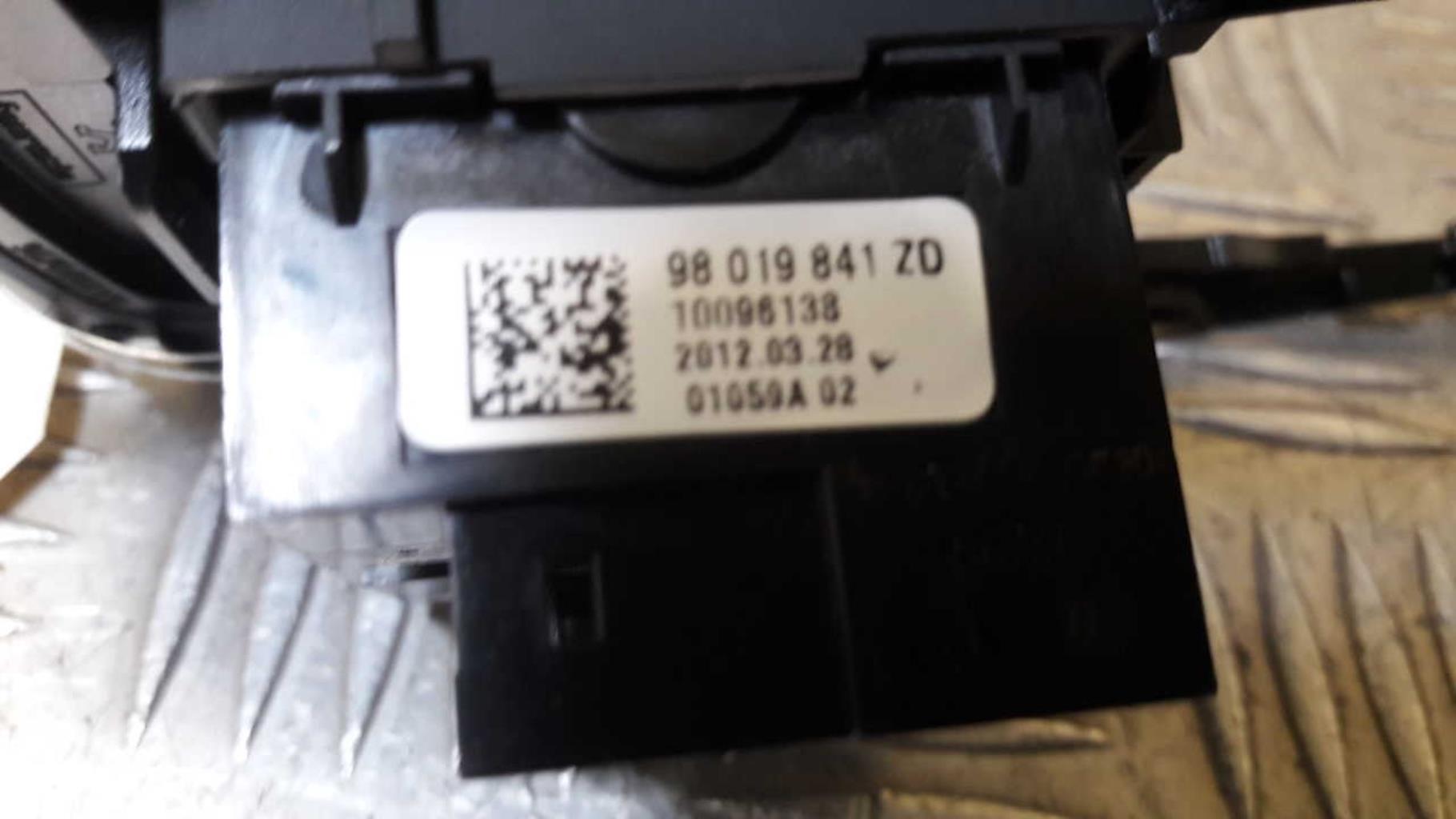 Commande de reglage de siege PEUGEOT 508 1 SW PHASE 1 BREAK Diesel - 1