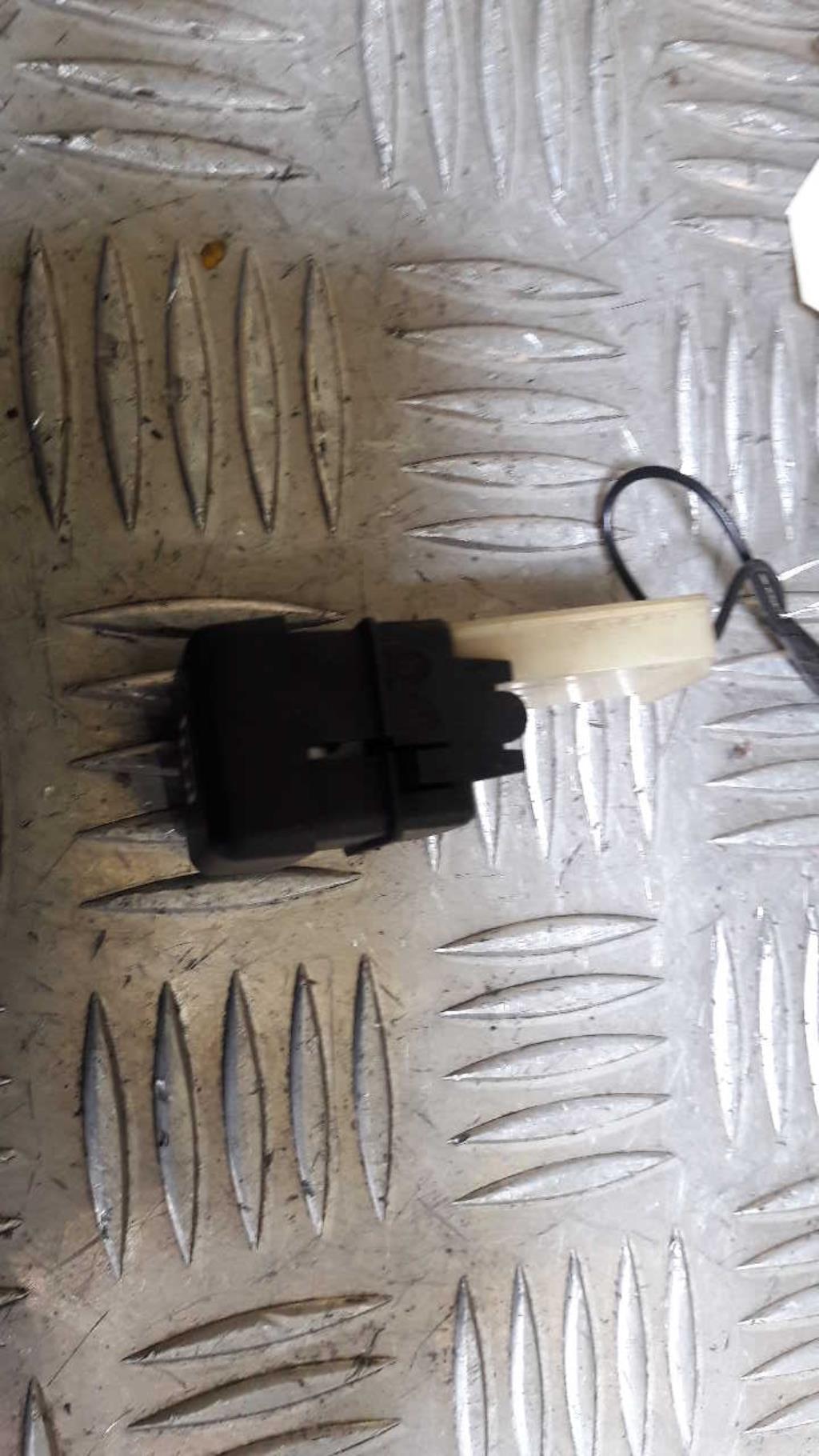 Commande degivrage lunette arriere FIAT PANDA 1 PHASE 2 Essence - 1
