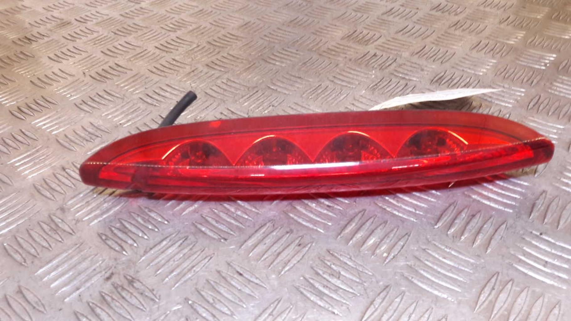 Feu arriere stop central PEUGEOT 208 1 PHASE 1 Diesel - 1