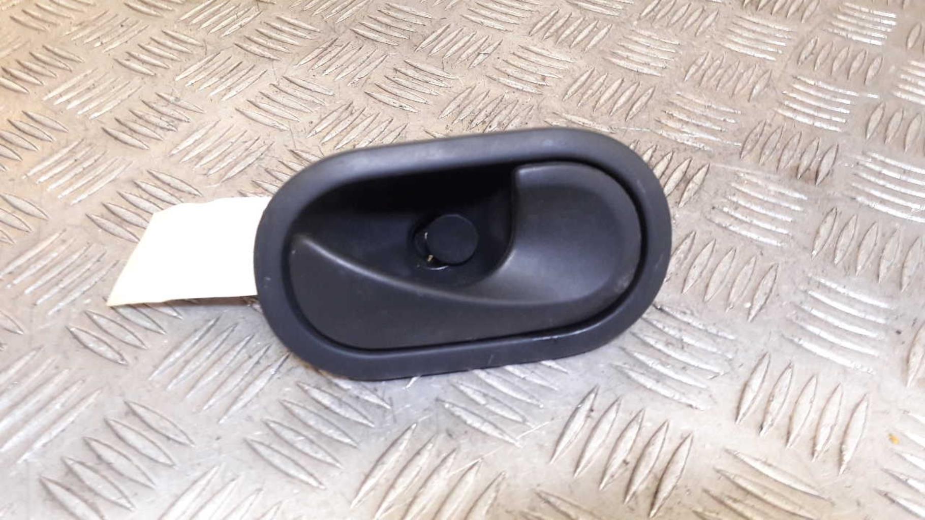 Poignee interieur avant droit RENAULT CLIO 3 PHASE 1 Diesel - 1