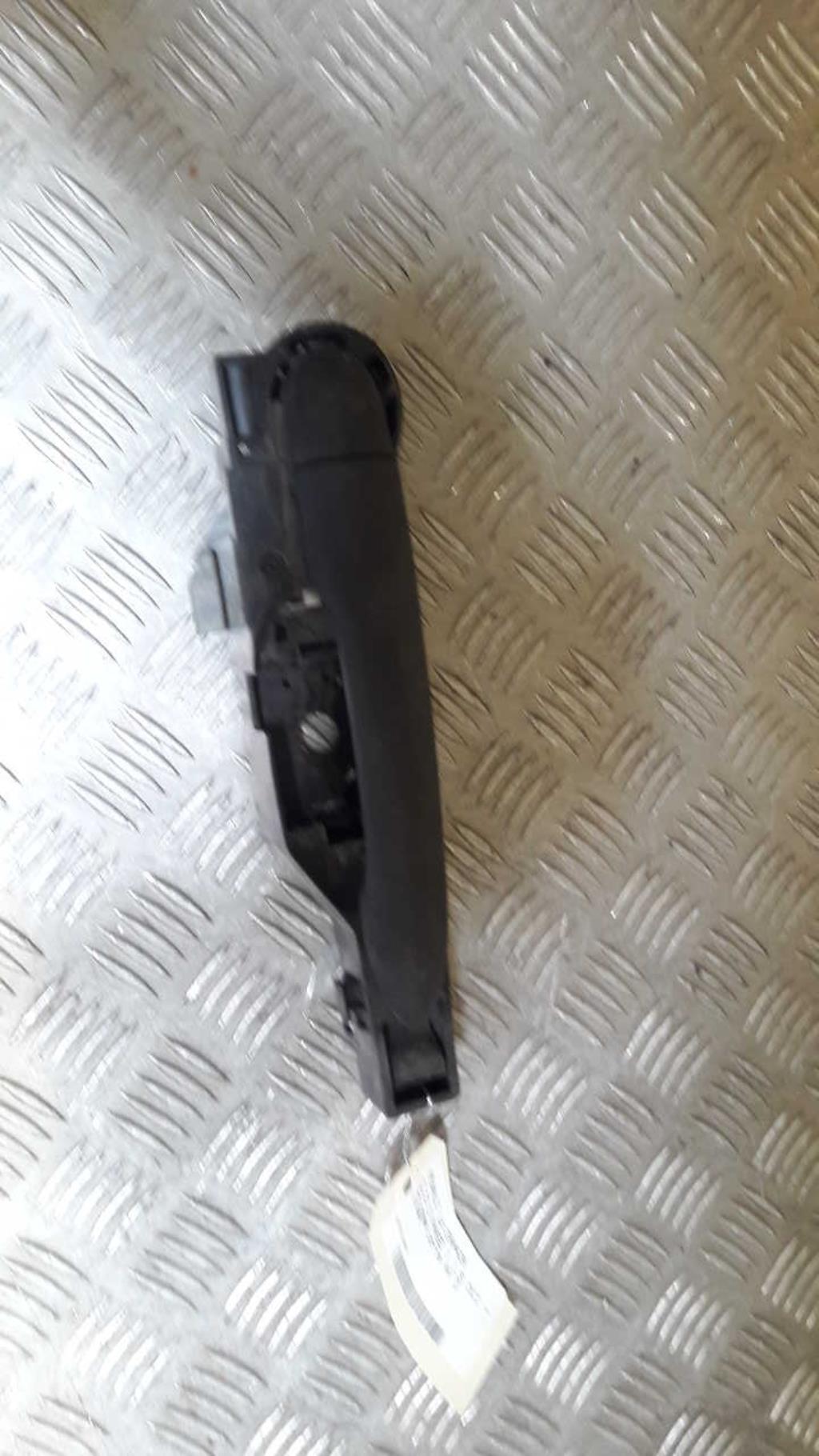 Poignee porte avant droit RENAULT CLIO 3 PHASE 1 Diesel - 1