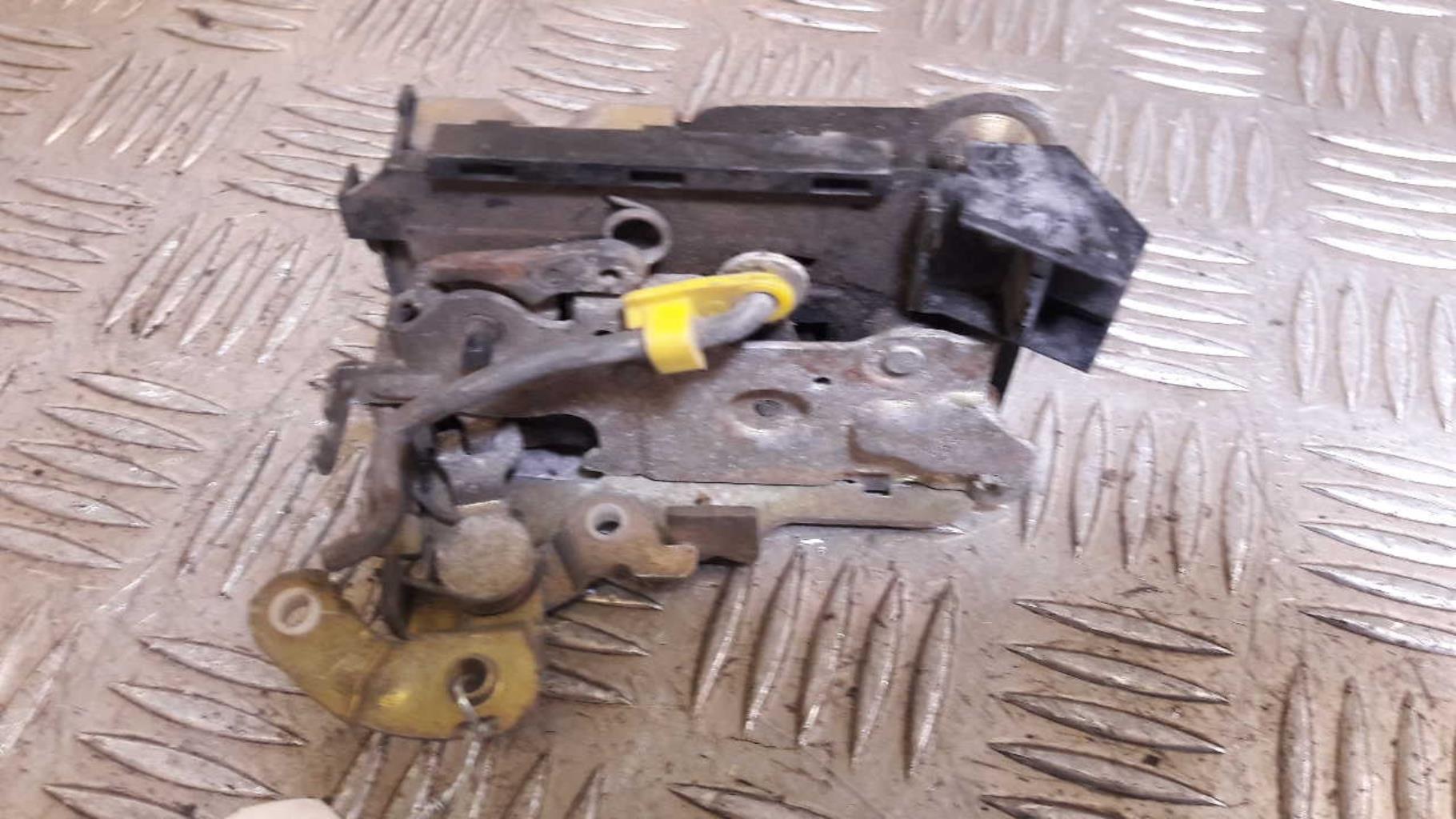 Serrure arriere gauche RENAULT SUPER 5 Essence - 1