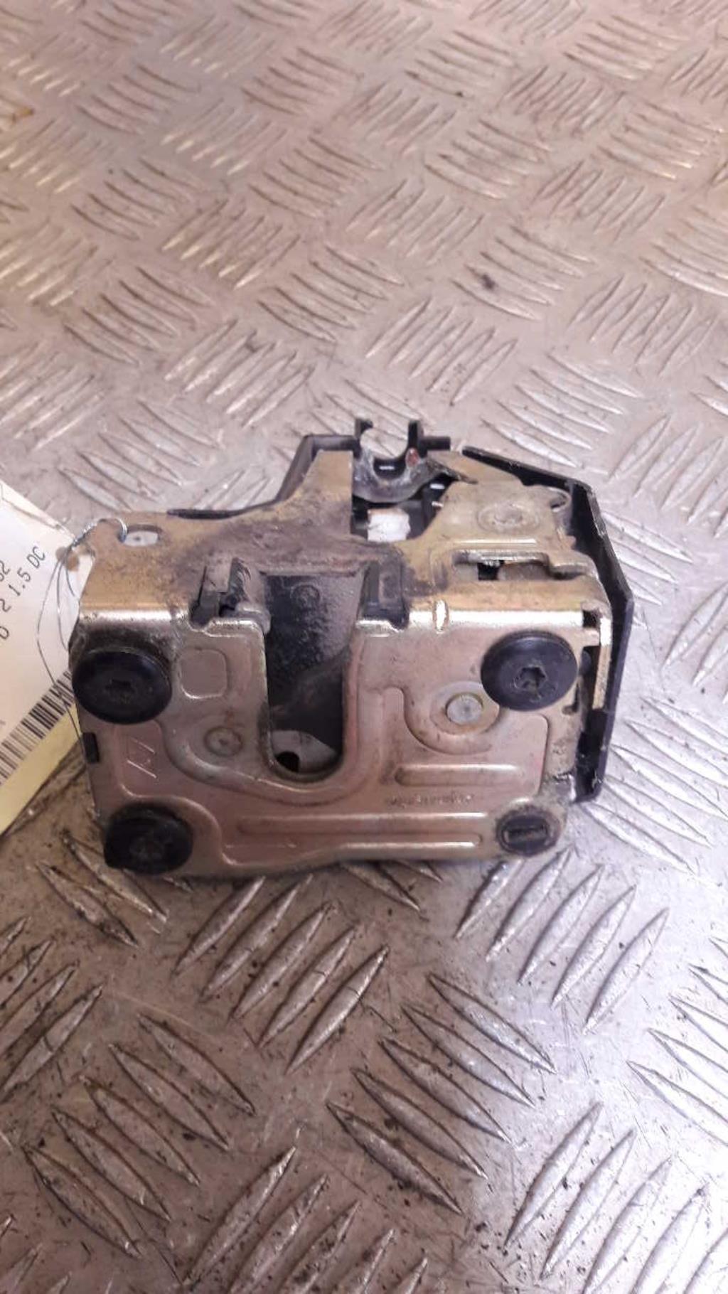 Serrure avant droit RENAULT CLIO 2 PHASE 2 Diesel - 1