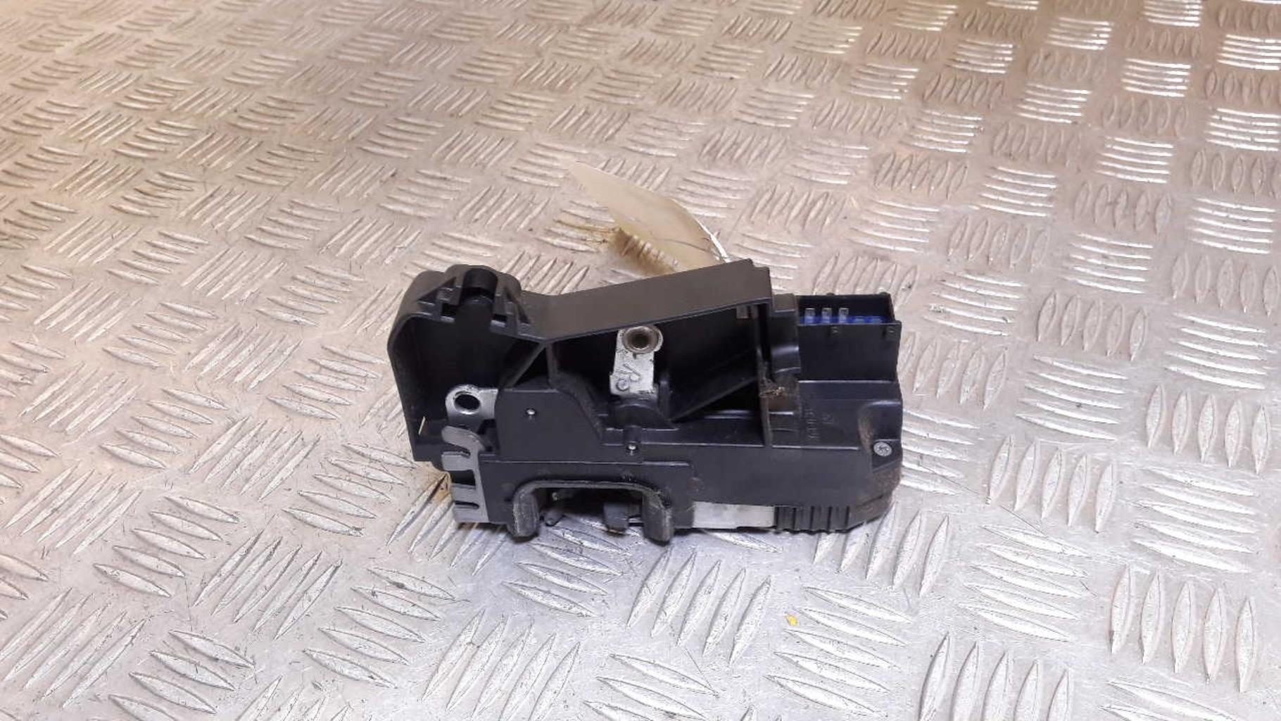 Serrure avant droit RENAULT TRAFIC 2 PHASE 1 Diesel - 1