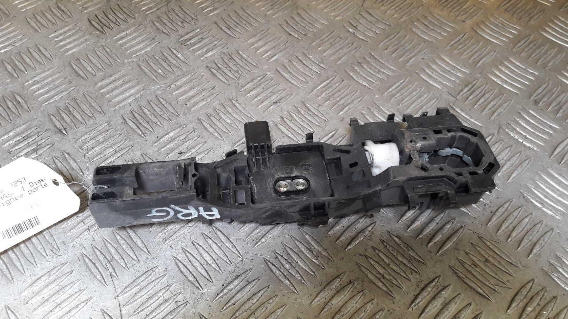 Support poignee porte arriere gauche RENAULT MEGANE 2 PHASE 1 Diesel - 1