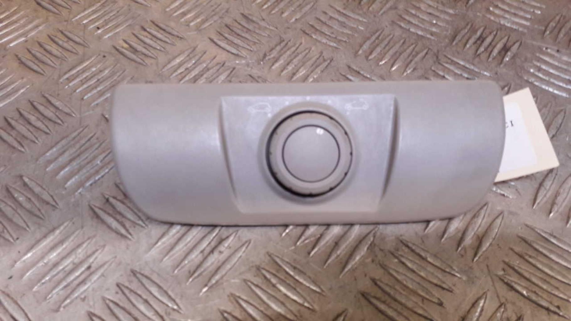 Bouton/Interrupteur RENAULT MEGANE 2 PHASE 2 Diesel - 1