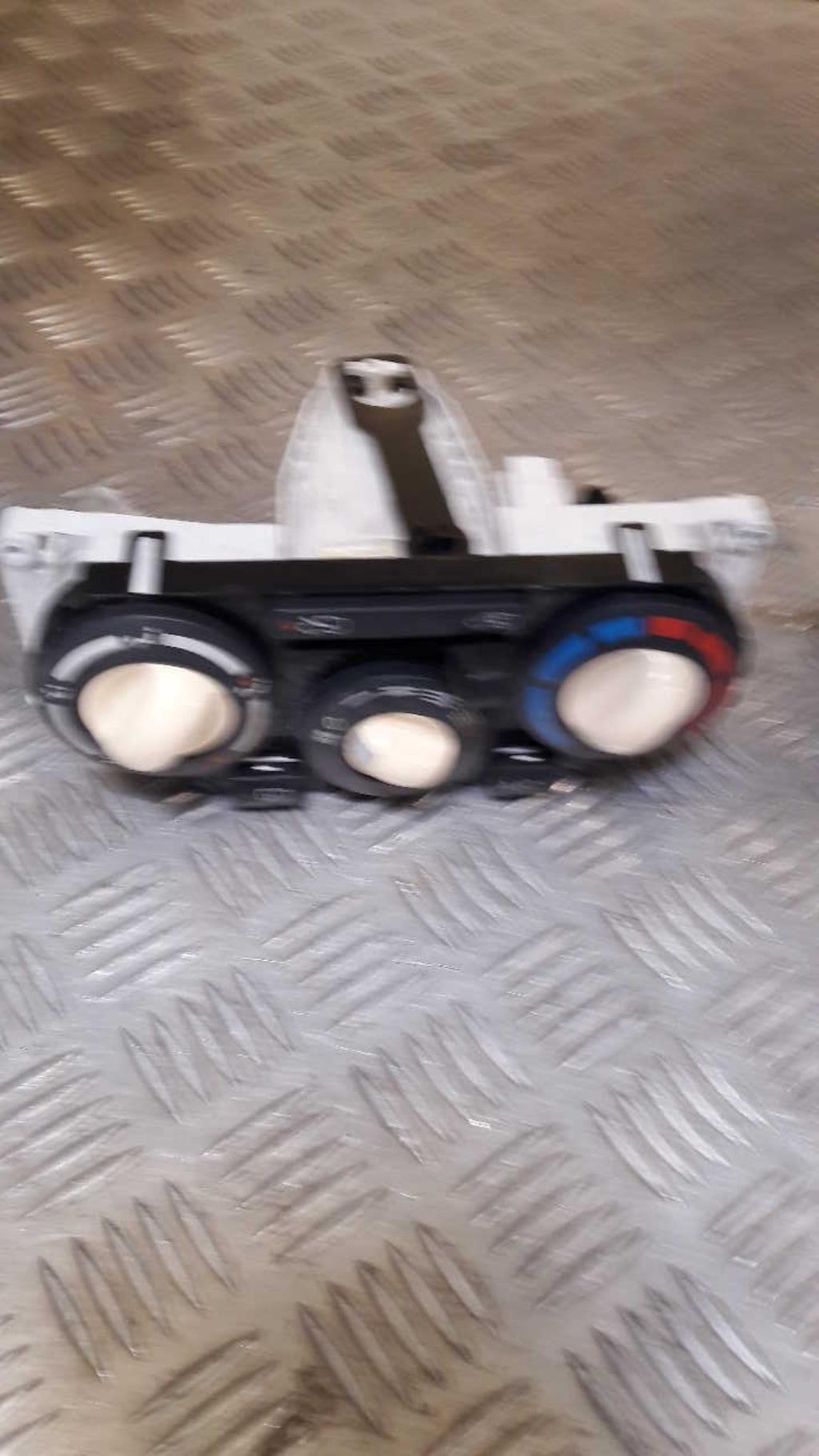 Commande chauffage NISSAN MICRA 3 PHASE 1 Essence - 1